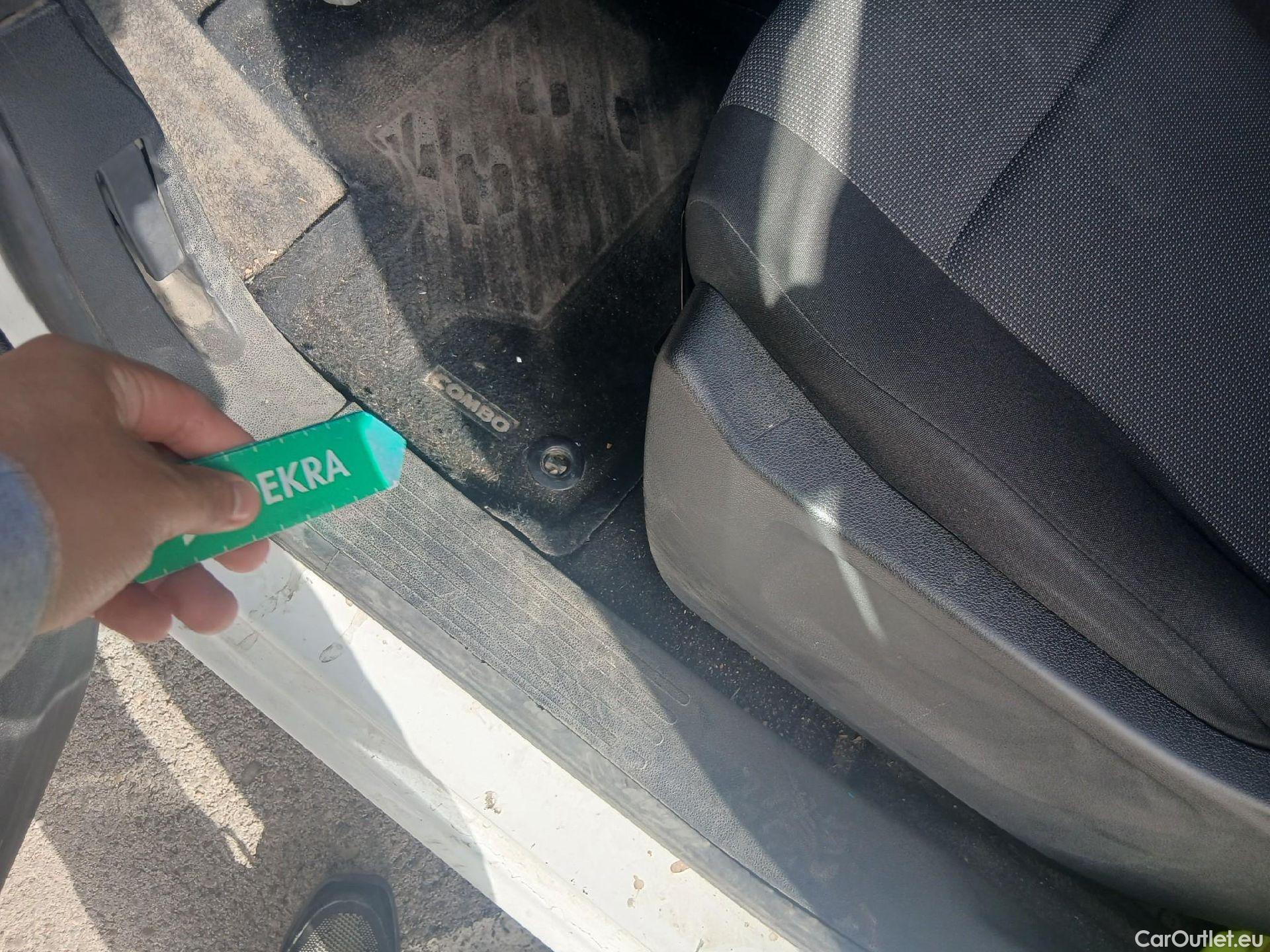  Opel  Combo OPEL  / 2018 / 3P / furgón derivado de turismo 1.5 TD 75kW (100CV) Express L H1 650kg (AC2) #4