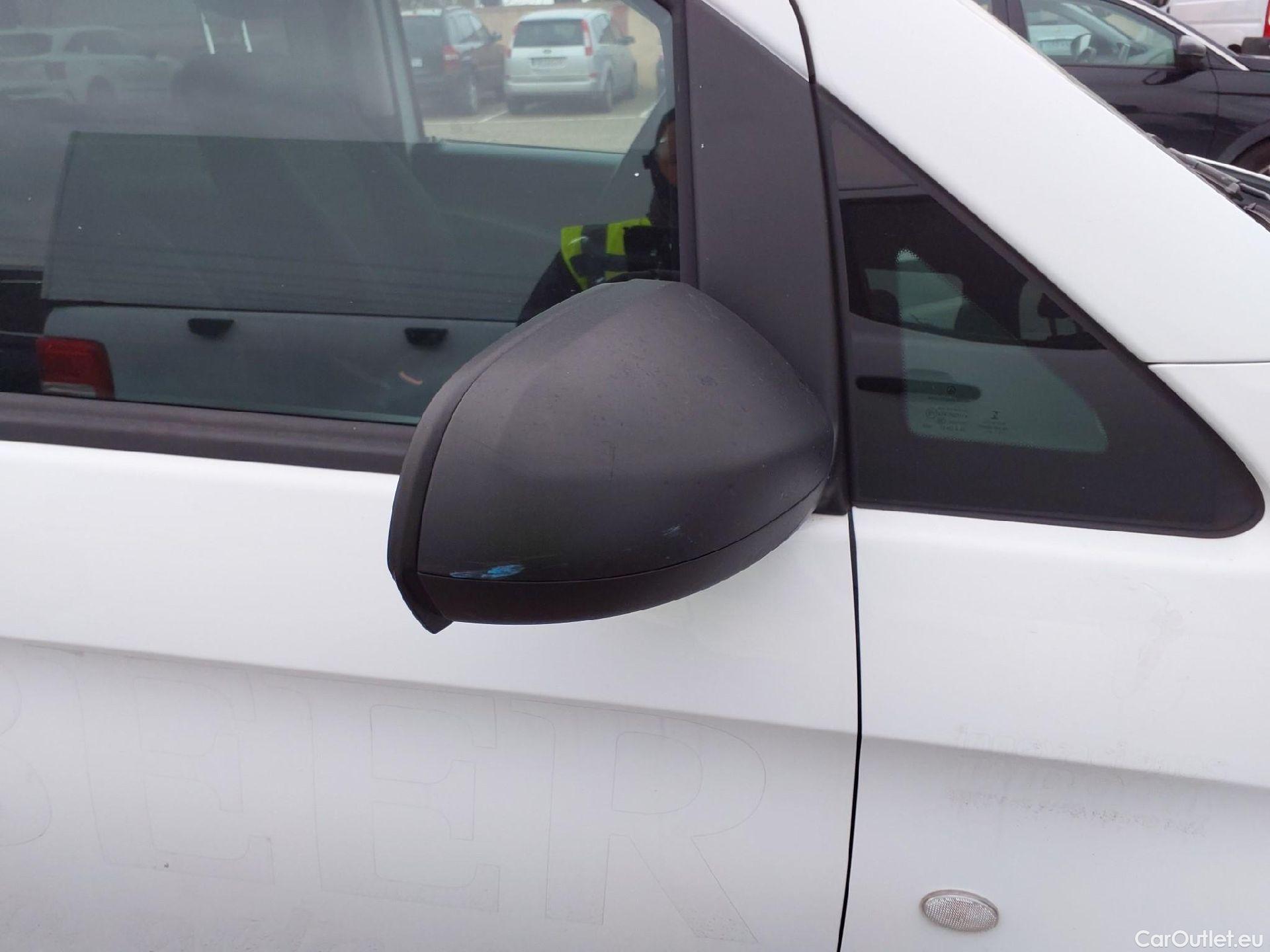  Mercedes  Vito MERCEDES-BENZ  / 2014 / 4P / furgón 110 CDI TD Mixto Compacta #14