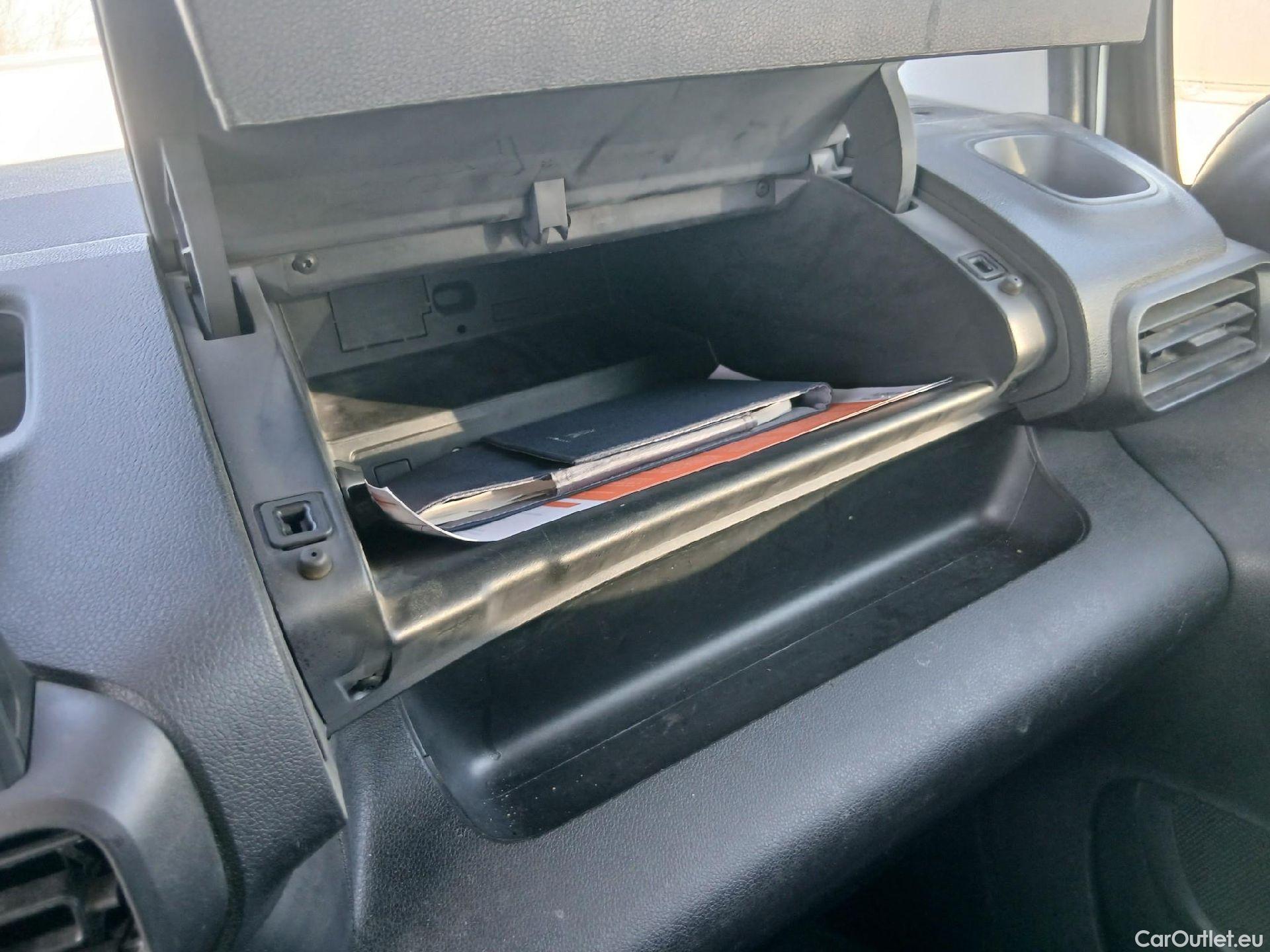  Peugeot  Partner PEUGEOT  / 2018 / 3P / furgón derivado de turismo Pro Standard 600kg BlueHDi 55kW #1