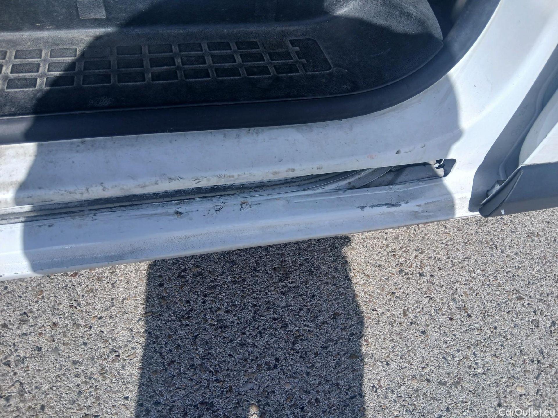  Opel  Vivaro OPEL  / 2019 / 4P / furgón 1.5 Diésel 74kW (100CV) M Std Express #40