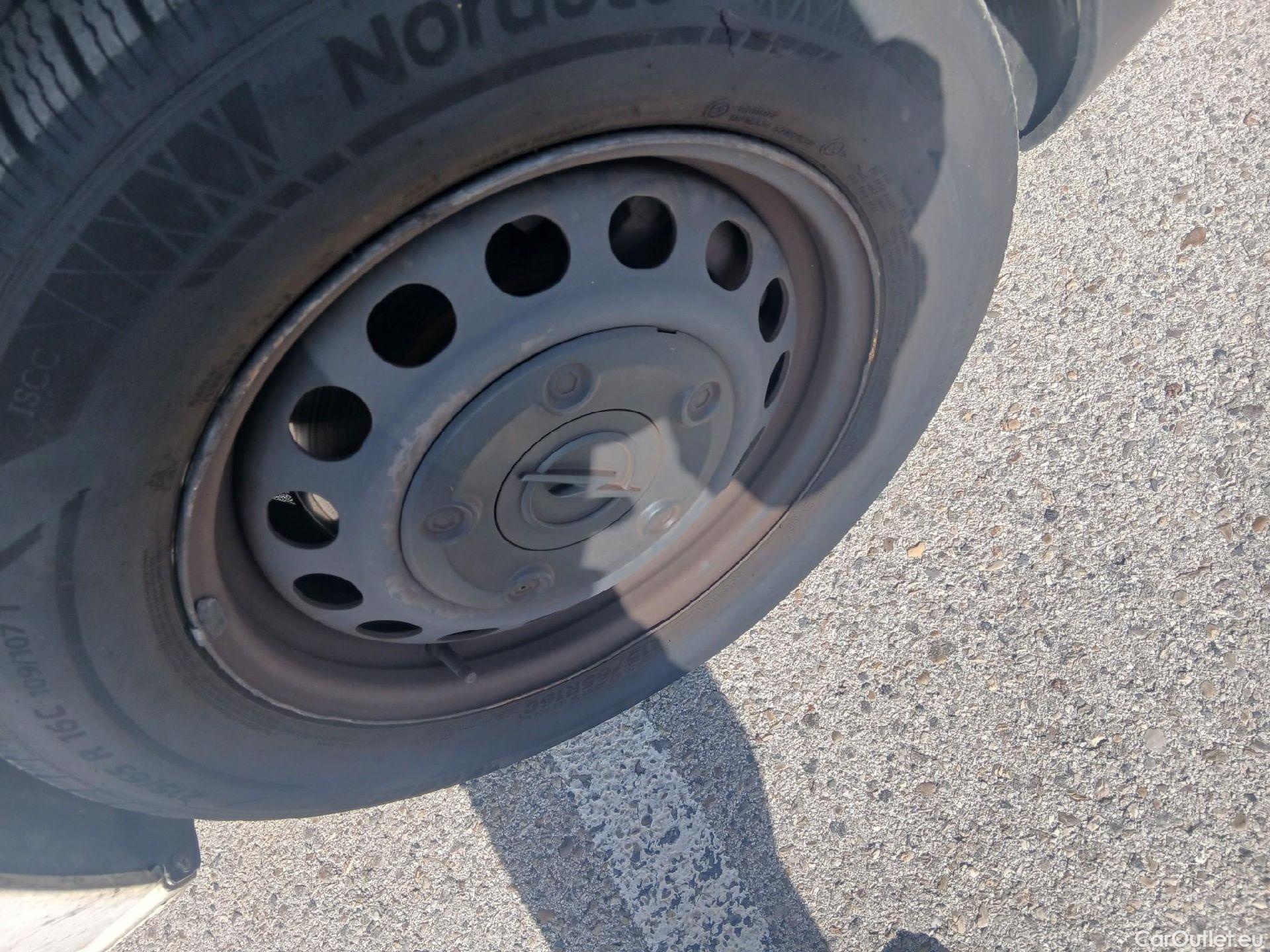  Opel  Vivaro OPEL  / 2019 / 4P / furgón 1.5 Diésel 74kW (100CV) M Std Express #50