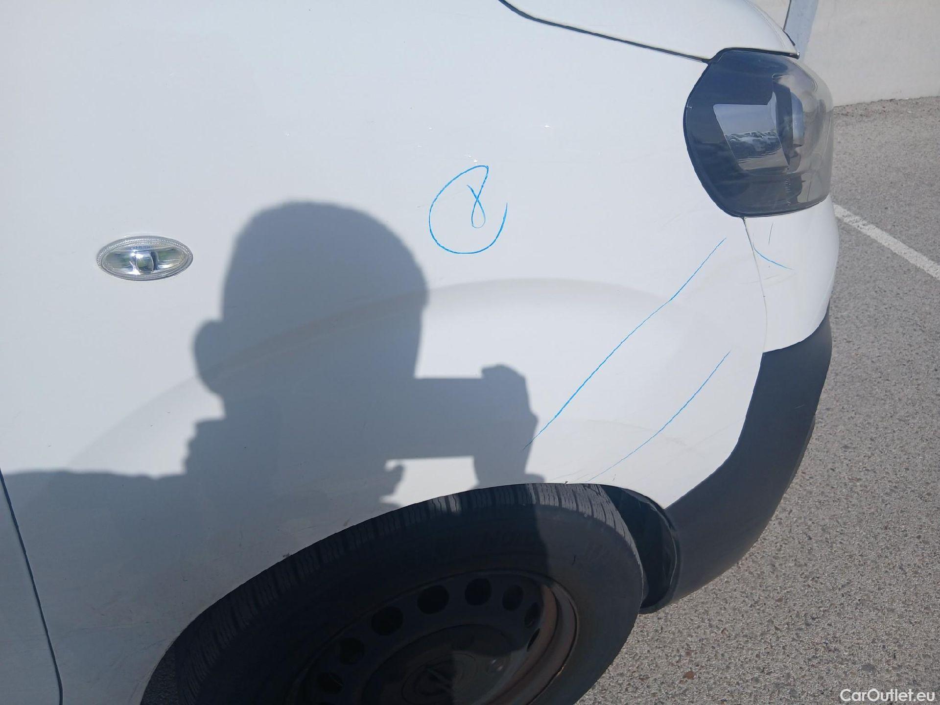  Opel  Vivaro OPEL  / 2019 / 4P / furgón 1.5 Diésel 74kW (100CV) M Std Express #45