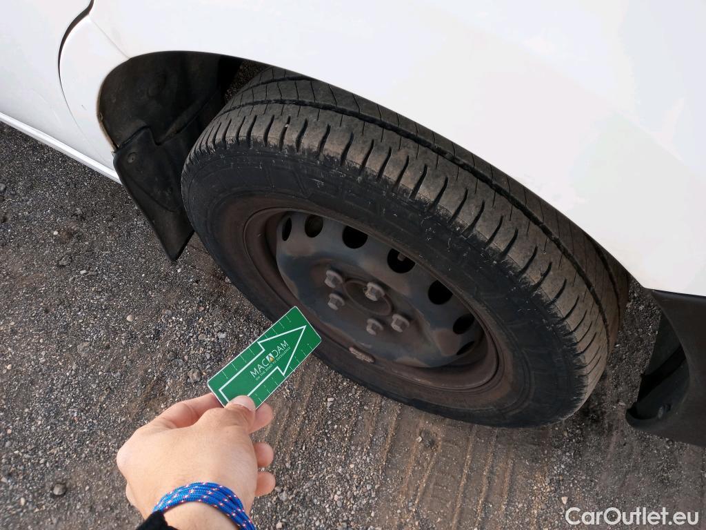  Nissan  NV400 NISSAN  / 2011 / 4P / furgón L2H2 3,5T 2.3dCi EU6 81kW FWD COMFORT #42