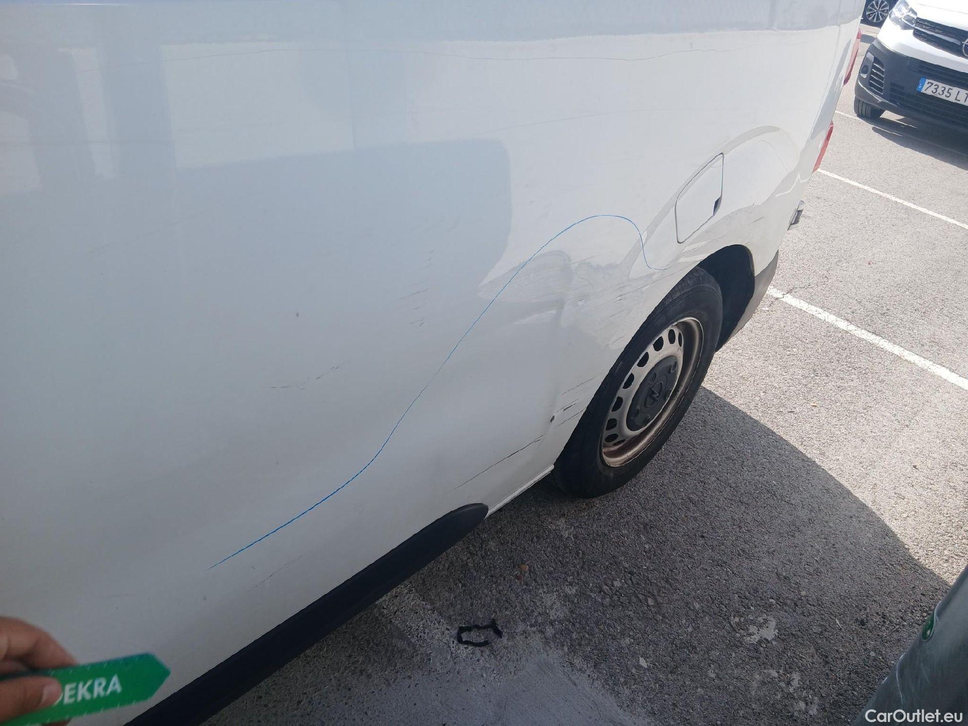  Opel  Vivaro OPEL  / 2019 / 4P / furgón 1.5 Diésel 74kW (100CV) M Std Express #25