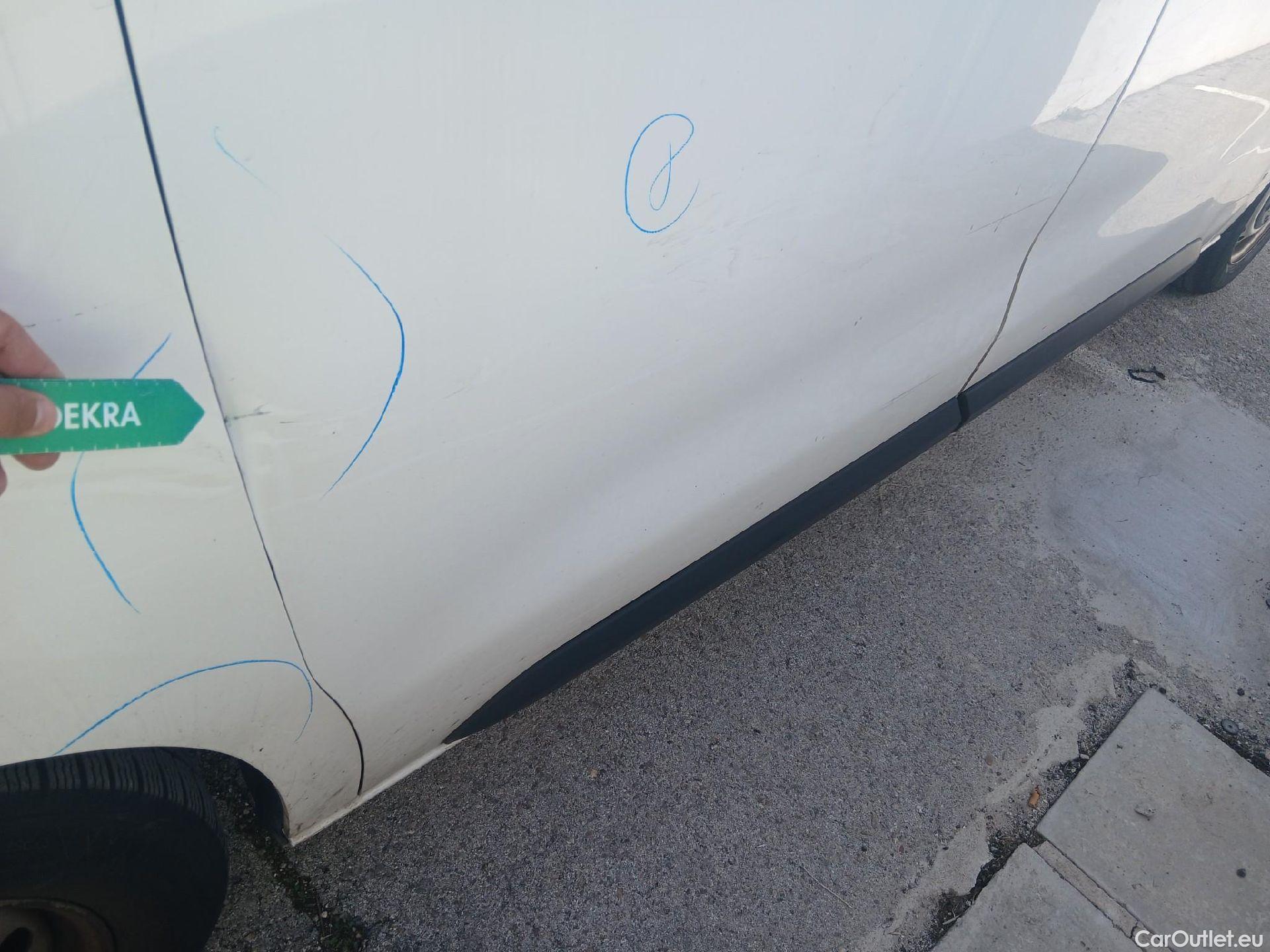  Opel  Vivaro OPEL  / 2019 / 4P / furgón 1.5 Diésel 74kW (100CV) M Std Express #21