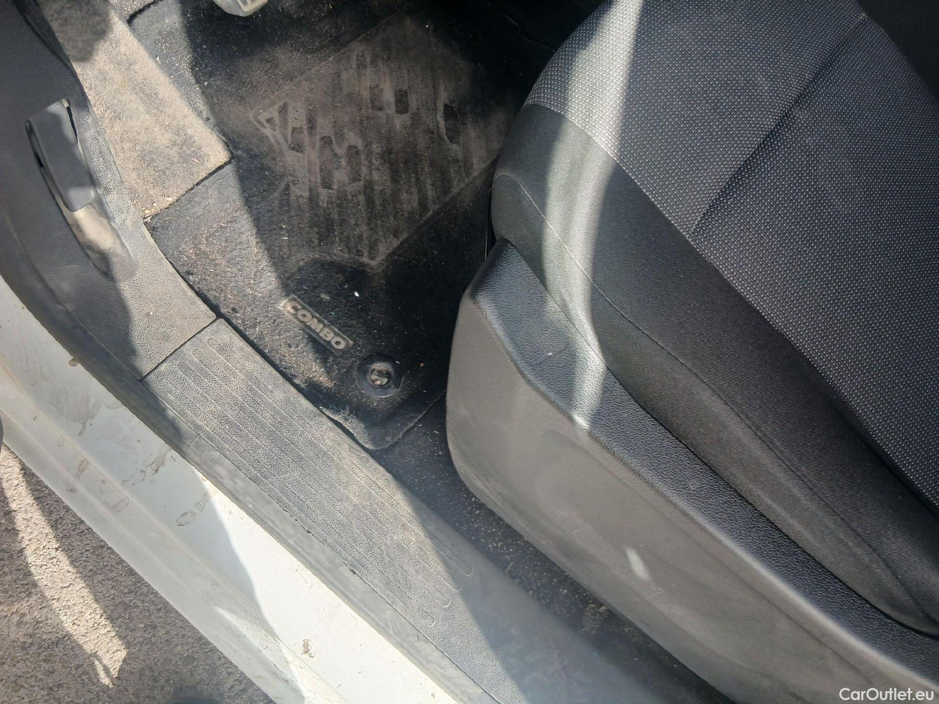  Opel  Combo OPEL  / 2018 / 3P / furgón derivado de turismo 1.5 TD 75kW (100CV) Express L H1 650kg (AC2) #3