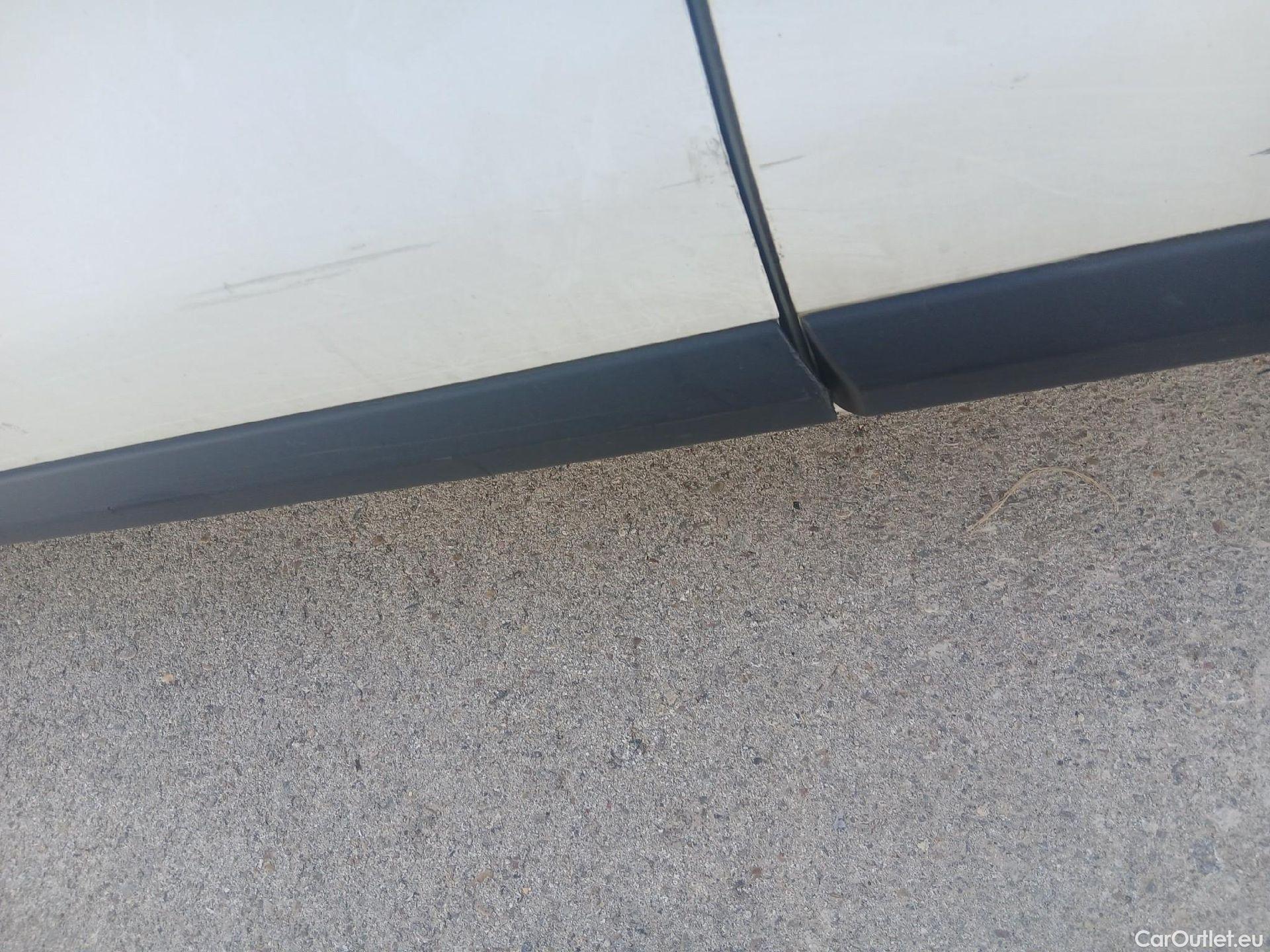  Opel  Vivaro OPEL  / 2019 / 4P / furgón 1.5 Diésel 74kW (100CV) M Std Express #30