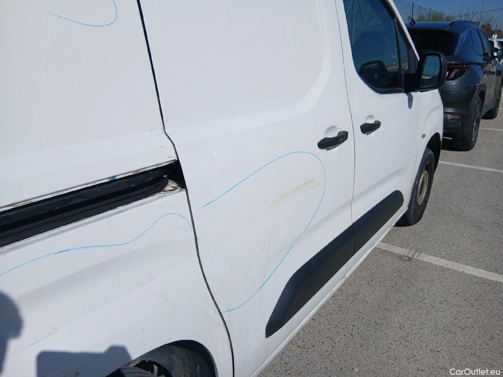  Peugeot  Partner PEUGEOT  / 2018 / 3P / furgón derivado de turismo Pro Standard 600kg BlueHDi 55kW #33