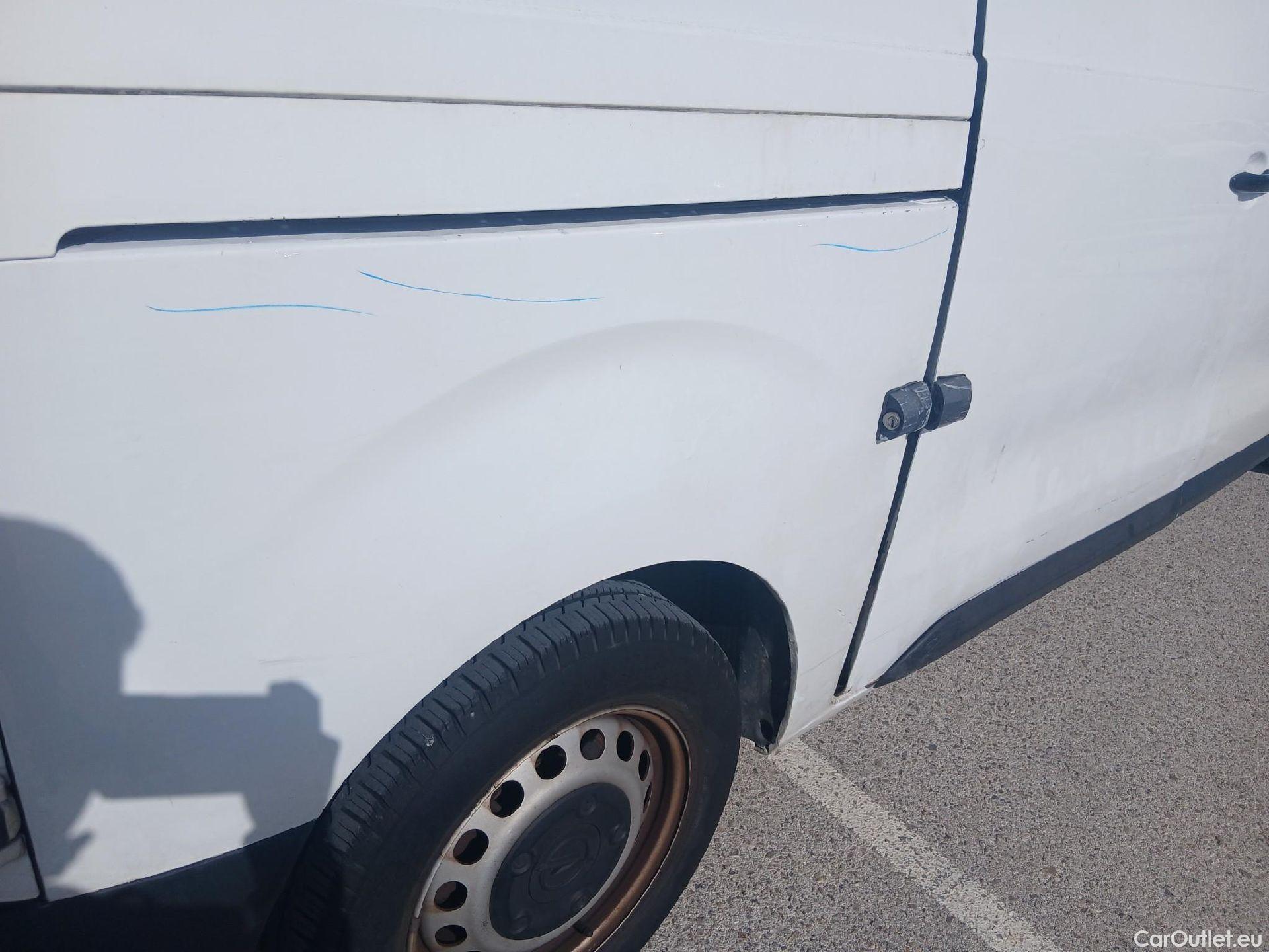  Opel  Vivaro OPEL  / 2019 / 4P / furgón 1.5 Diésel 74kW (100CV) M Std Express #38