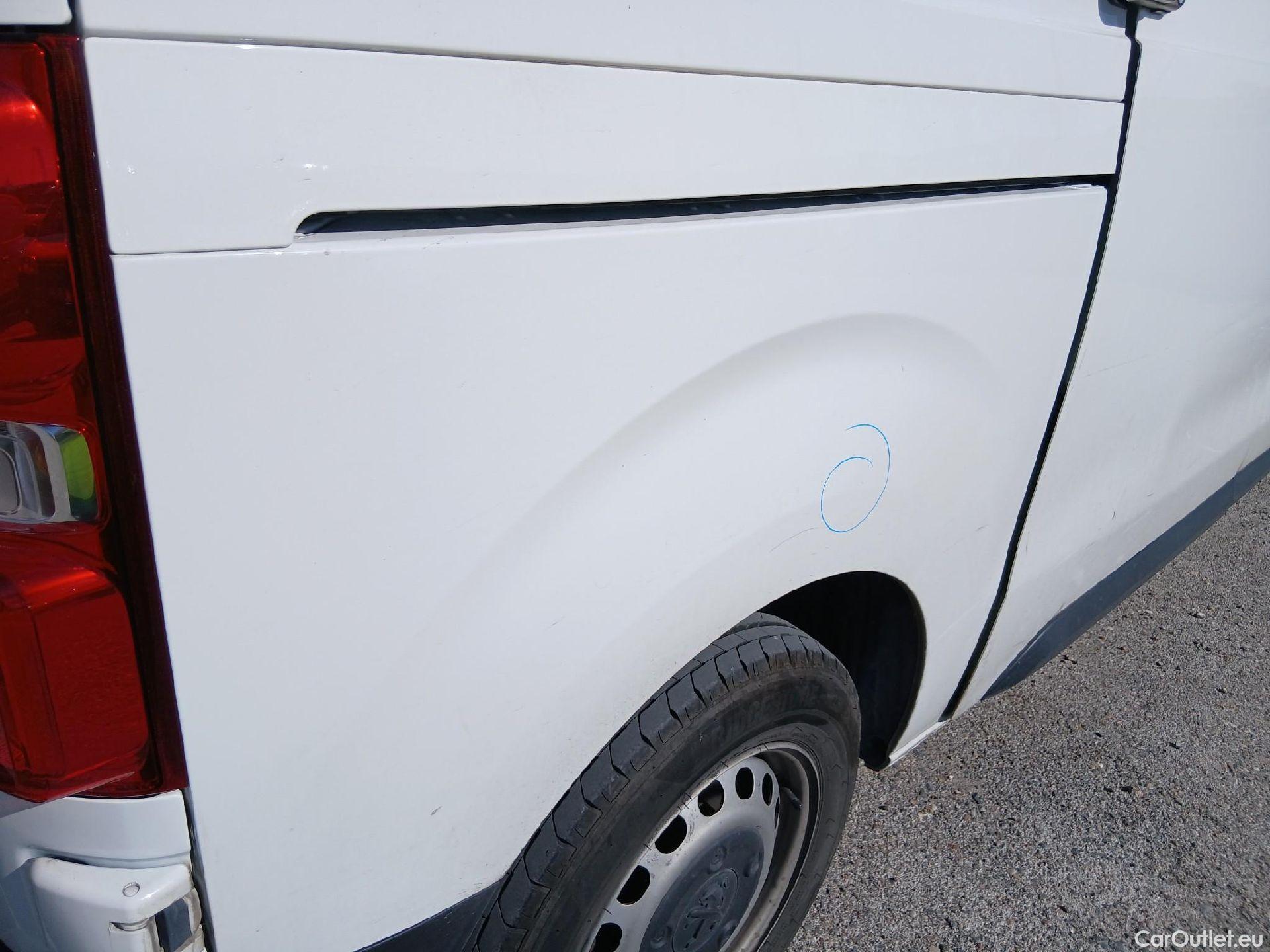  Peugeot  Expert PEUGEOT  / 2016 / 4P / furgón Furgón Premium 2.0 BlueHDi 120 Standard #21