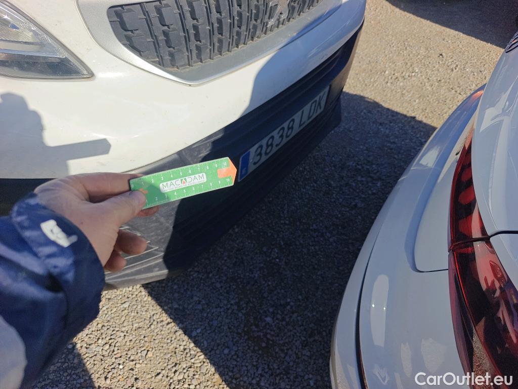  Peugeot  Expert PEUGEOT  / 2016 / 4P / furgón Furgón Pro 2.0 BlueHDi 120 S&S Standard (CX) #51