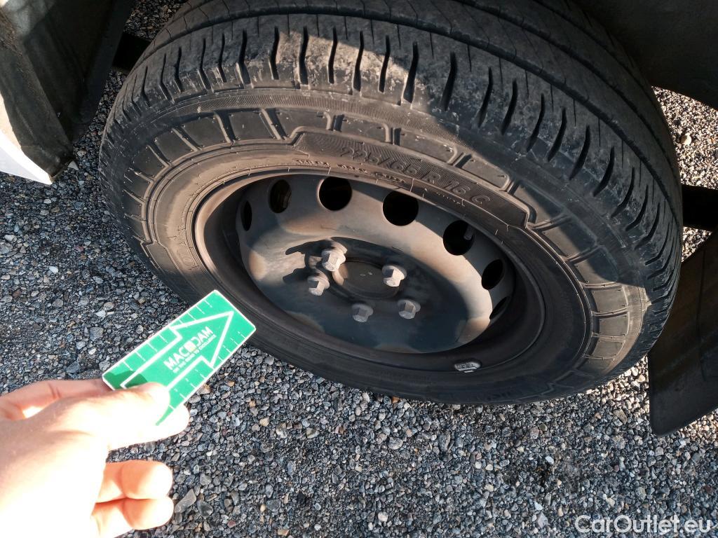  Nissan  NV400 NISSAN  / 2011 / 4P / furgón L2H2 3,5T 2.3dCi EU6 81kW FWD COMFORT #40