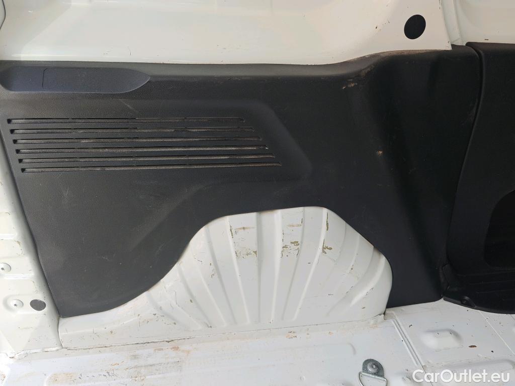  Opel  Combo OPEL  / 2018 / 3P / furgón derivado de turismo 1.5 TD 75kW (100CV) Express L H1 650kg (AC) #51