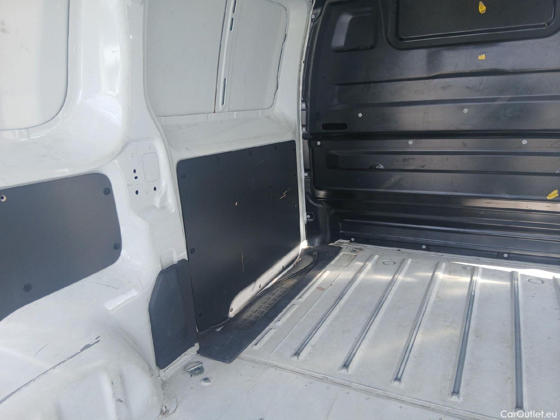  Opel  Vivaro OPEL  / 2019 / 4P / furgón 1.5 Diésel 74kW (100CV) M Std Express #3