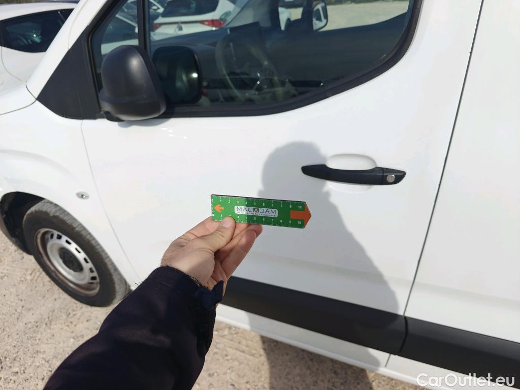  Opel  Combo OPEL  / 2018 / 3P / furgón derivado de turismo 1.5 TD 75kW (100CV) Express L H1 650kg (AC) #18