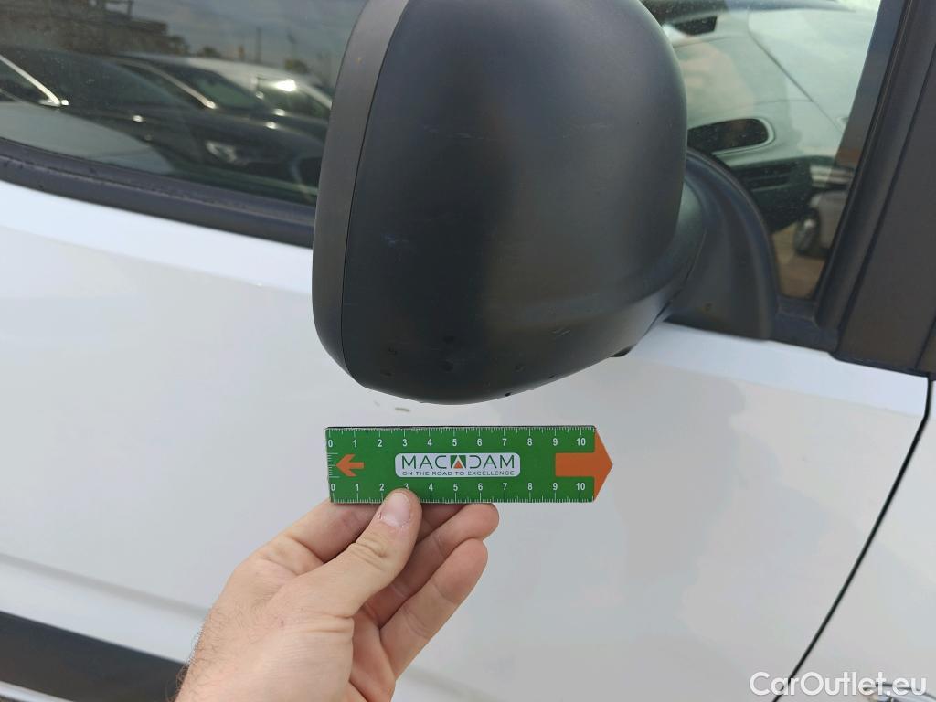  Opel  Combo OPEL  / 2018 / 3P / furgón derivado de turismo 1.5 TD 75kW (100CV) Express L H1 650kg (AC) #52