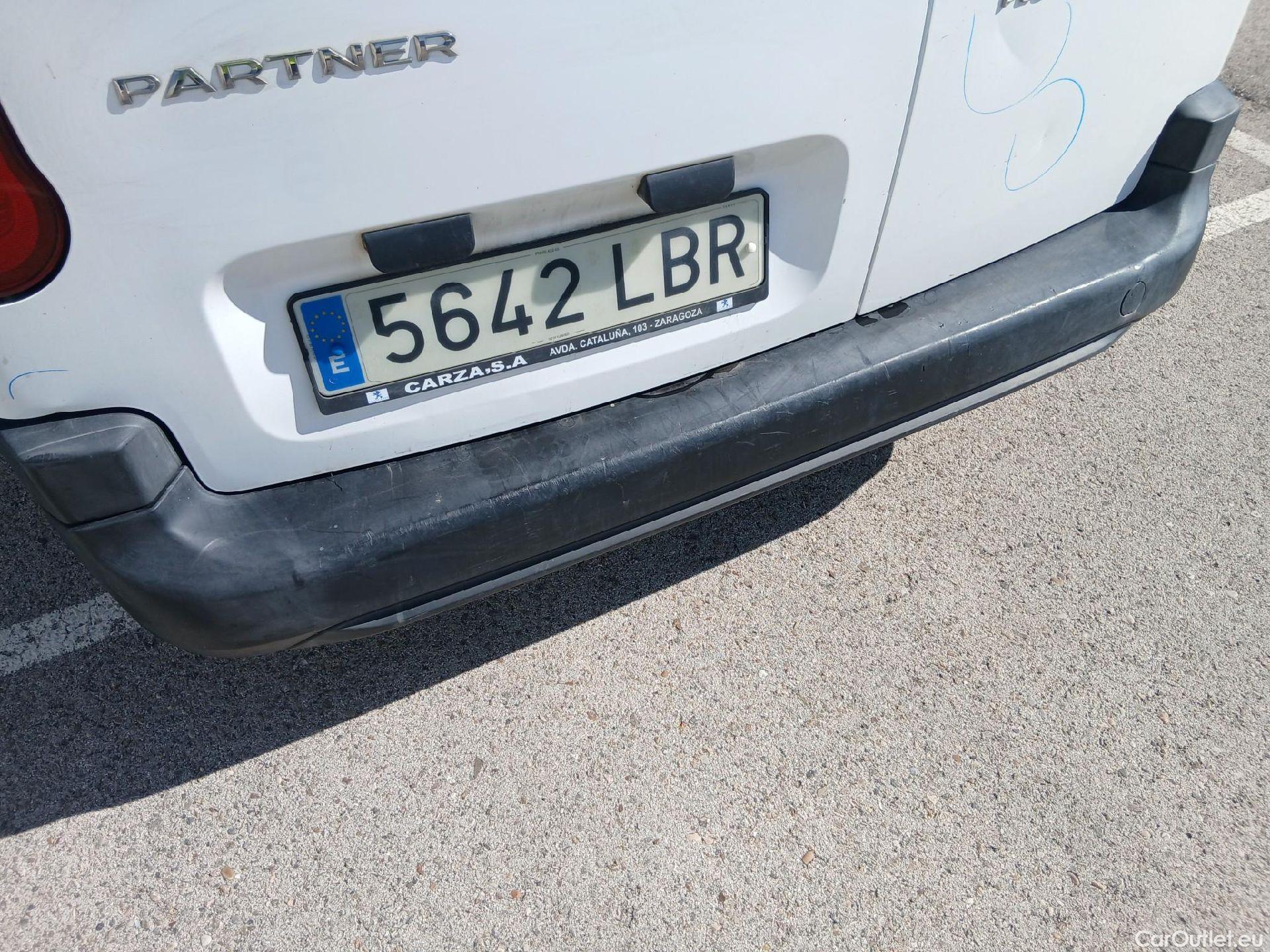  Peugeot  Partner PEUGEOT  / 2018 / 3P / furgón derivado de turismo Pro Standard 600kg BlueHDi 55kW #27