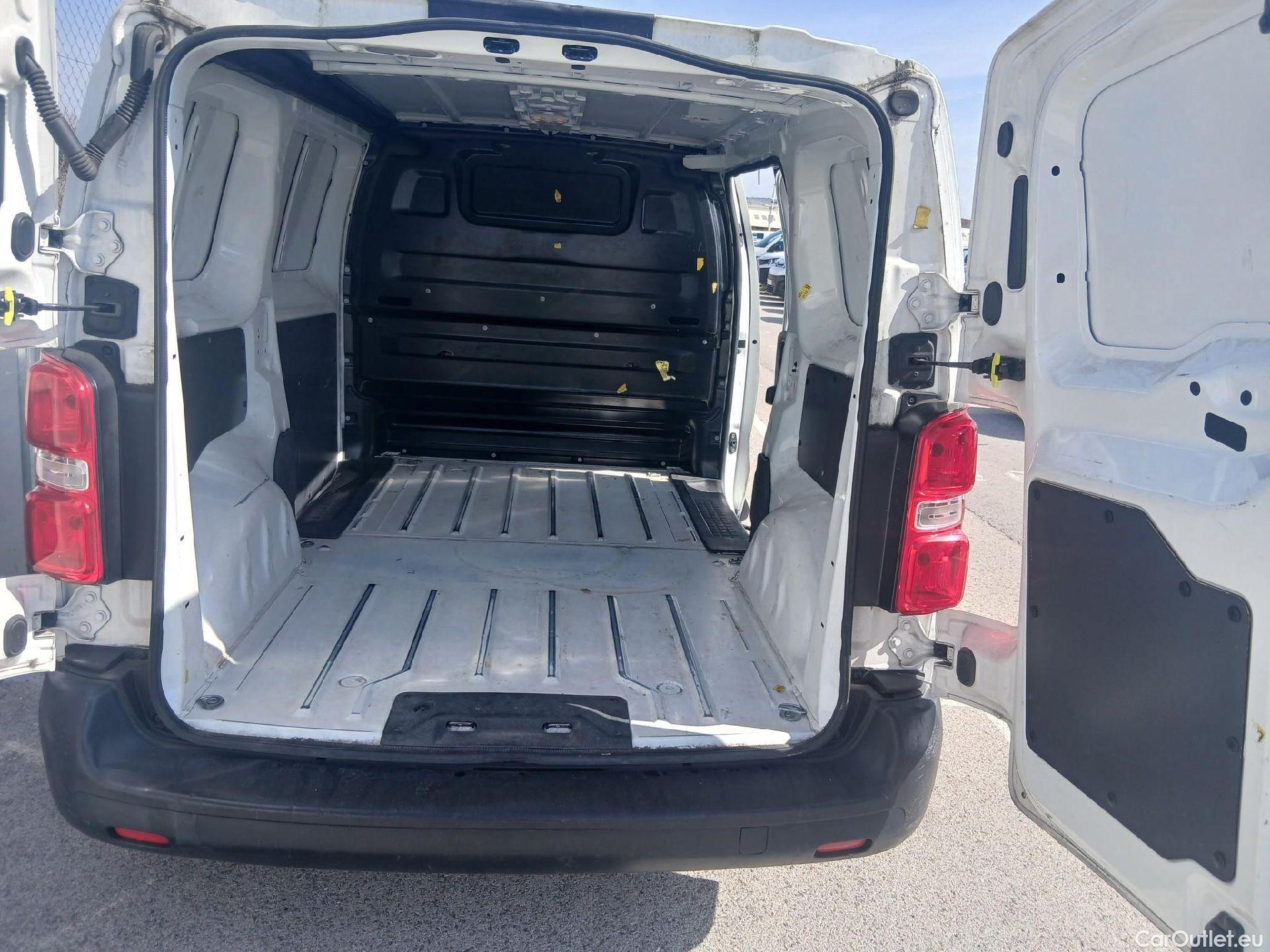  Opel  Vivaro OPEL  / 2019 / 4P / furgón 1.5 Diésel 74kW (100CV) M Std Express #2