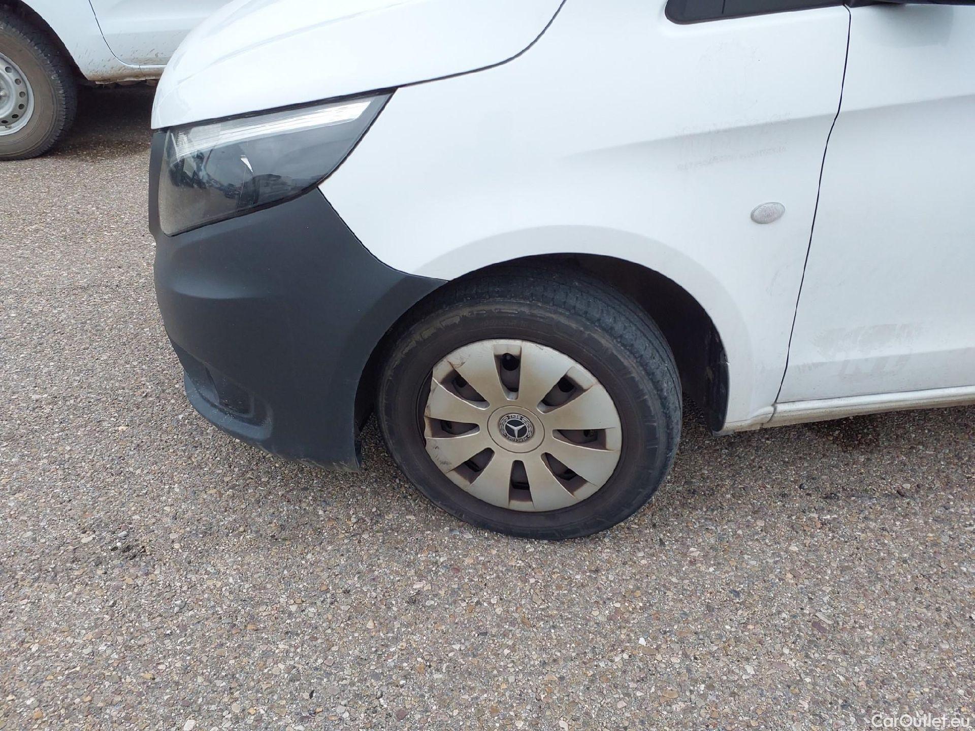  Mercedes  Vito MERCEDES-BENZ  / 2014 / 4P / furgón 110 CDI TD Mixto Compacta #3