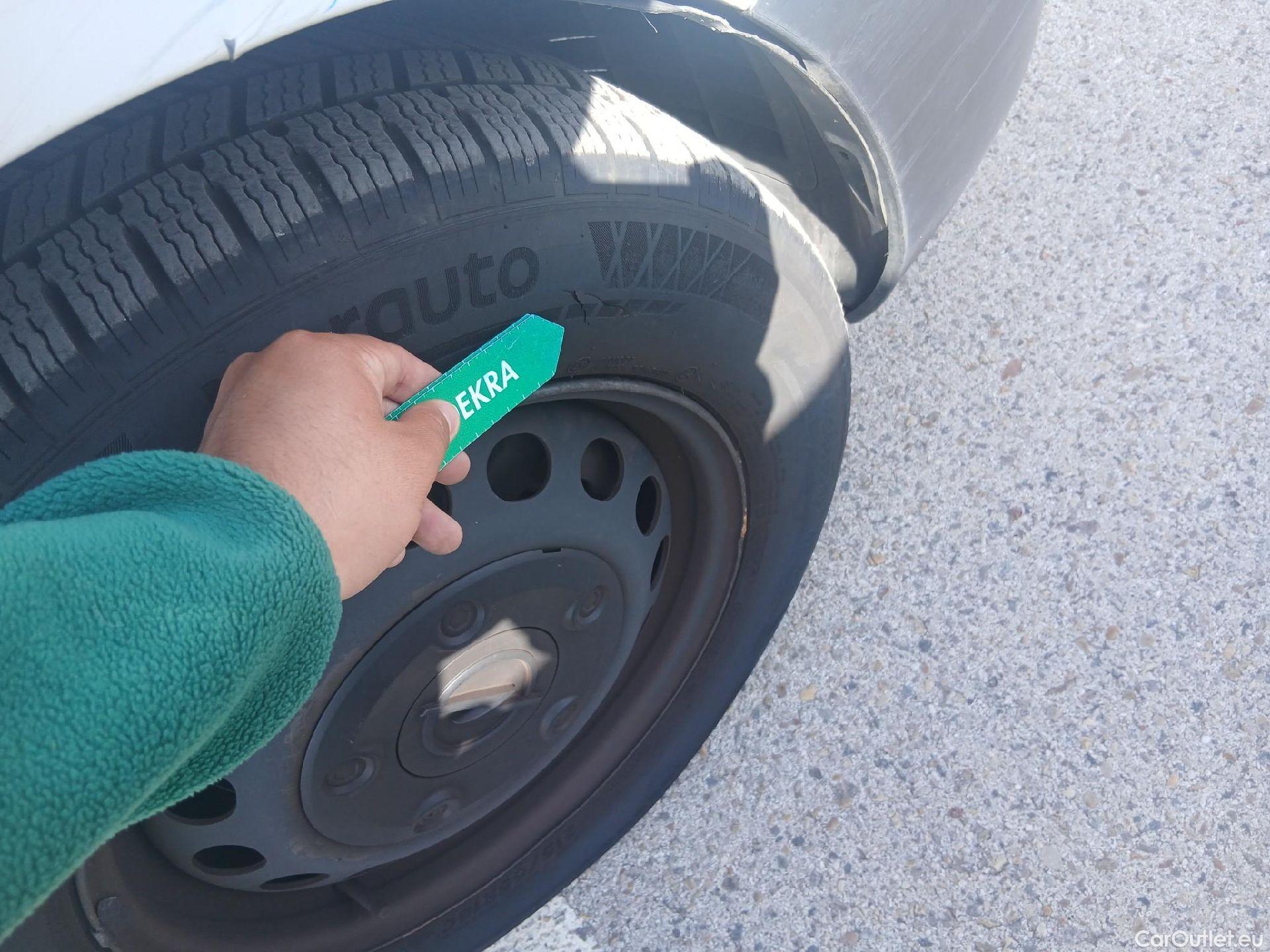  Opel  Vivaro OPEL  / 2019 / 4P / furgón 1.5 Diésel 74kW (100CV) M Std Express #47