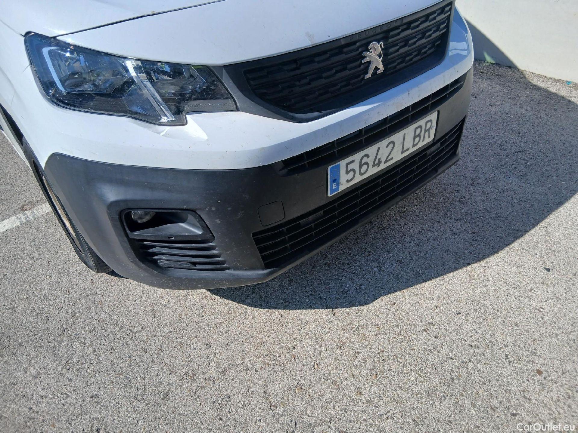  Peugeot  Partner PEUGEOT  / 2018 / 3P / furgón derivado de turismo Pro Standard 600kg BlueHDi 55kW #7