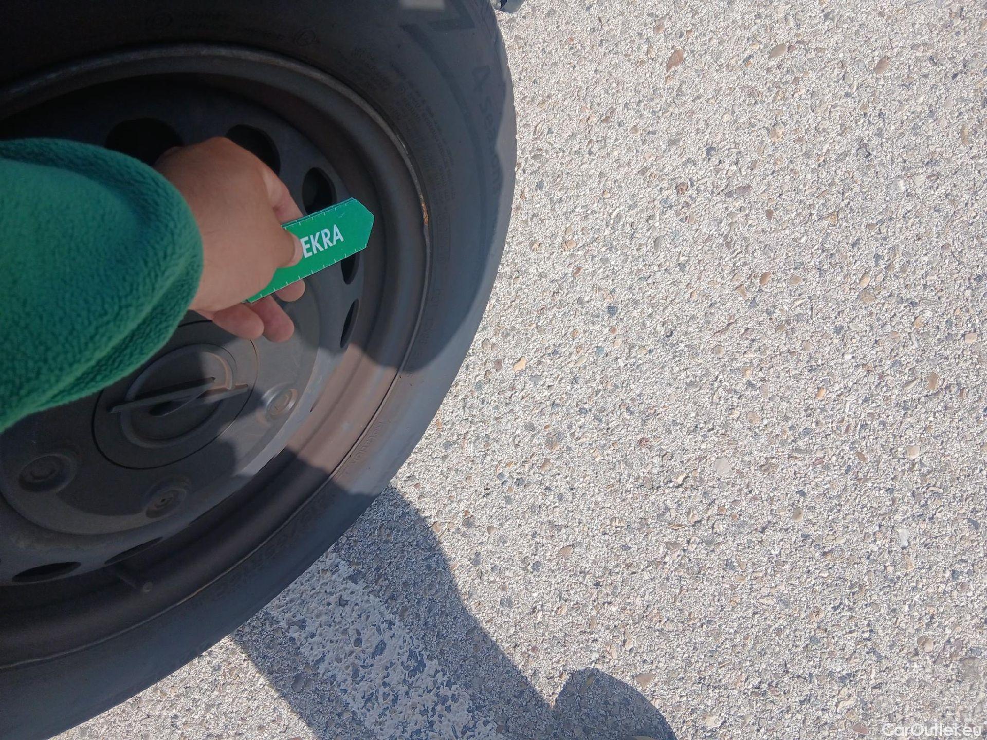  Opel  Vivaro OPEL  / 2019 / 4P / furgón 1.5 Diésel 74kW (100CV) M Std Express #49