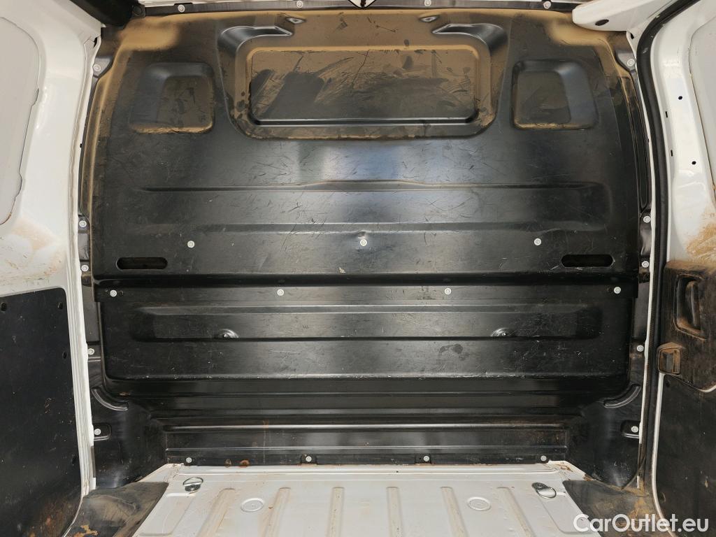  Peugeot  Expert PEUGEOT  / 2016 / 4P / furgón Furgón Premium 1.5 BlueHDi 100 Standard (AC) #32