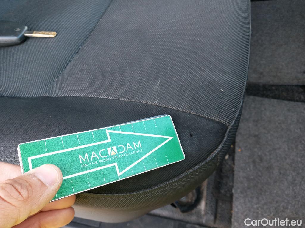  Nissan  NV400 NISSAN  / 2011 / 4P / furgón L2H2 3,5T 2.3dCi EU6 81kW FWD COMFORT #25