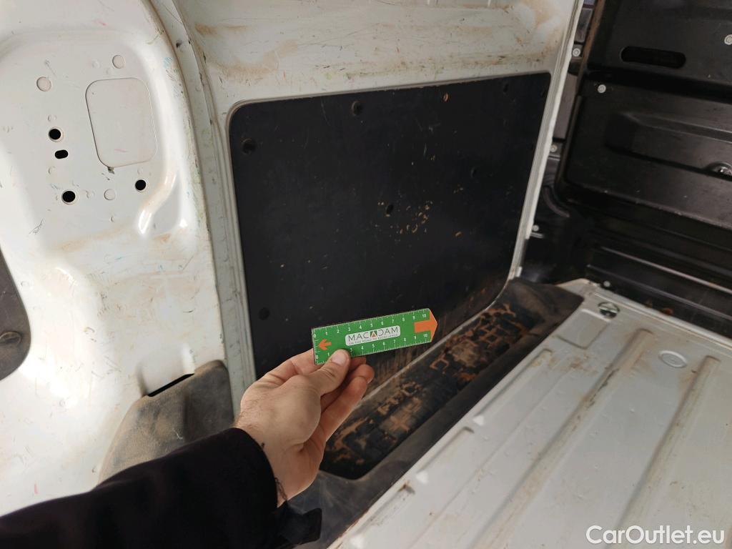  Peugeot  Expert PEUGEOT  / 2016 / 4P / furgón Furgón Premium 1.5 BlueHDi 100 Standard (AC) #64