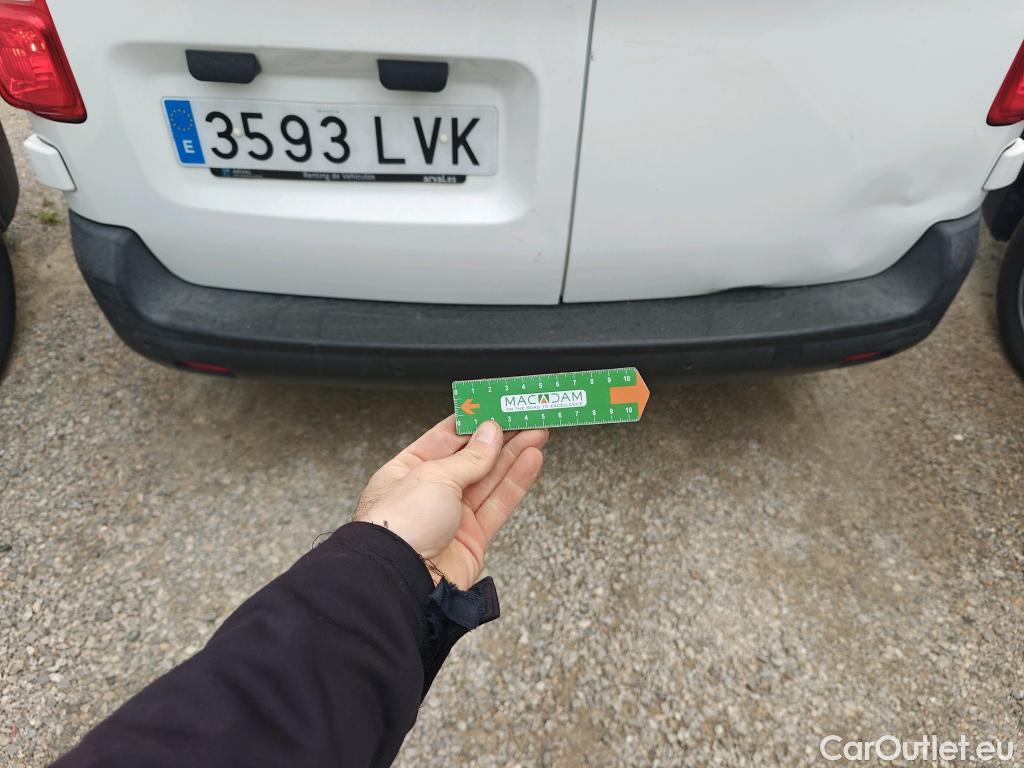  Peugeot  Expert PEUGEOT  / 2016 / 4P / furgón Furgón Premium 1.5 BlueHDi 100 Standard (AC) #47