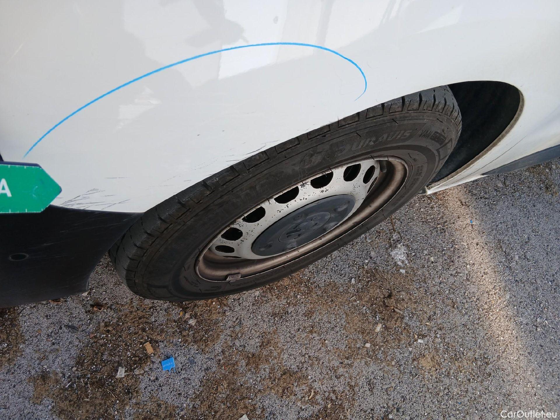  Peugeot  Expert PEUGEOT  / 2016 / 4P / furgón Furgón Premium 2.0 BlueHDi 120 Standard #13