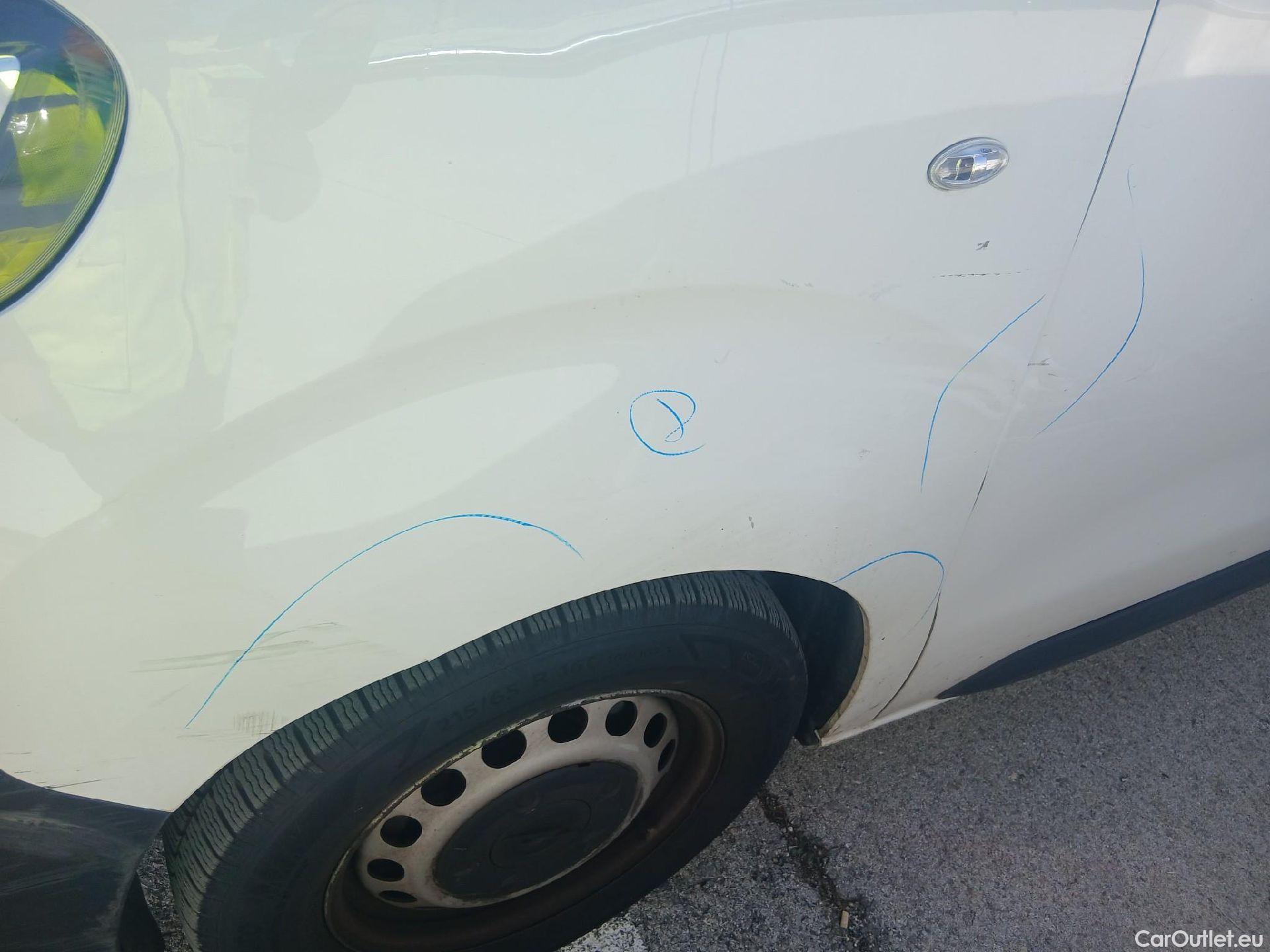  Opel  Vivaro OPEL  / 2019 / 4P / furgón 1.5 Diésel 74kW (100CV) M Std Express #19