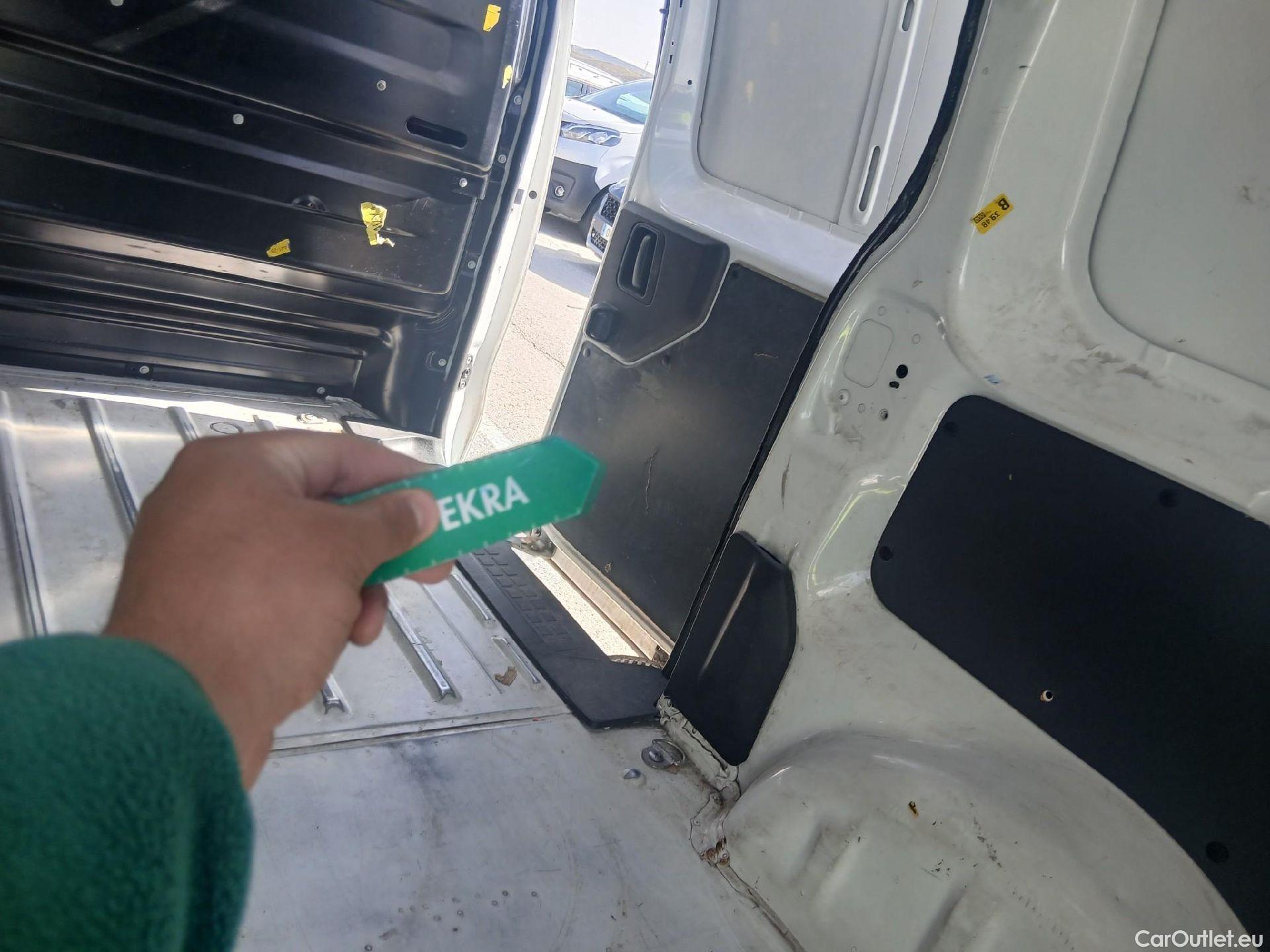  Opel  Vivaro OPEL  / 2019 / 4P / furgón 1.5 Diésel 74kW (100CV) M Std Express #5