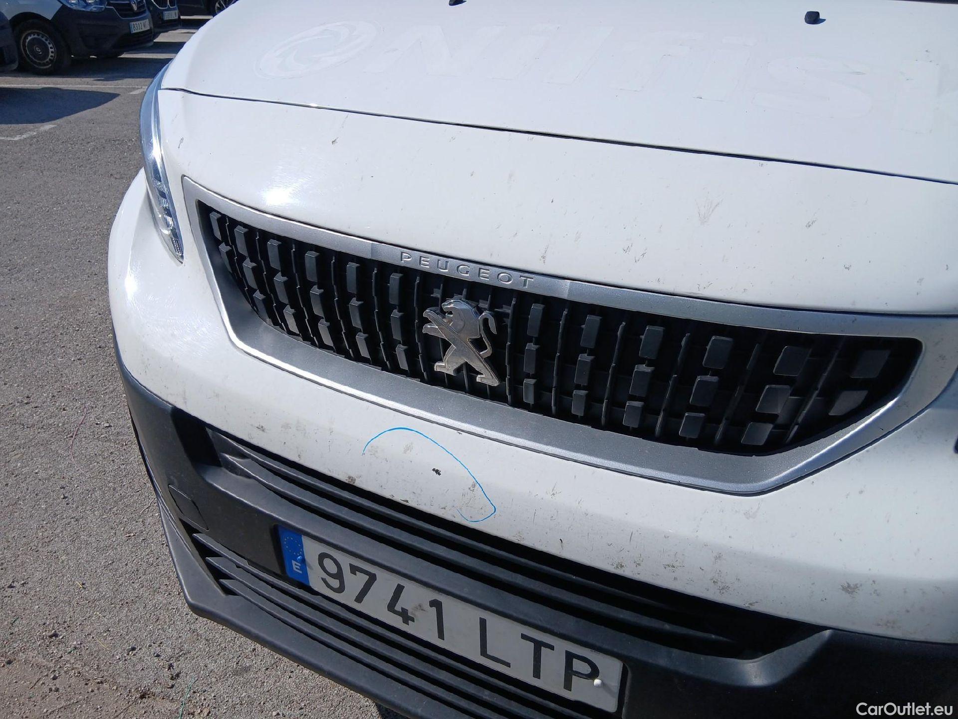  Peugeot  Expert PEUGEOT  / 2016 / 4P / furgón Furgón Premium 2.0 BlueHDi 120 Standard #8