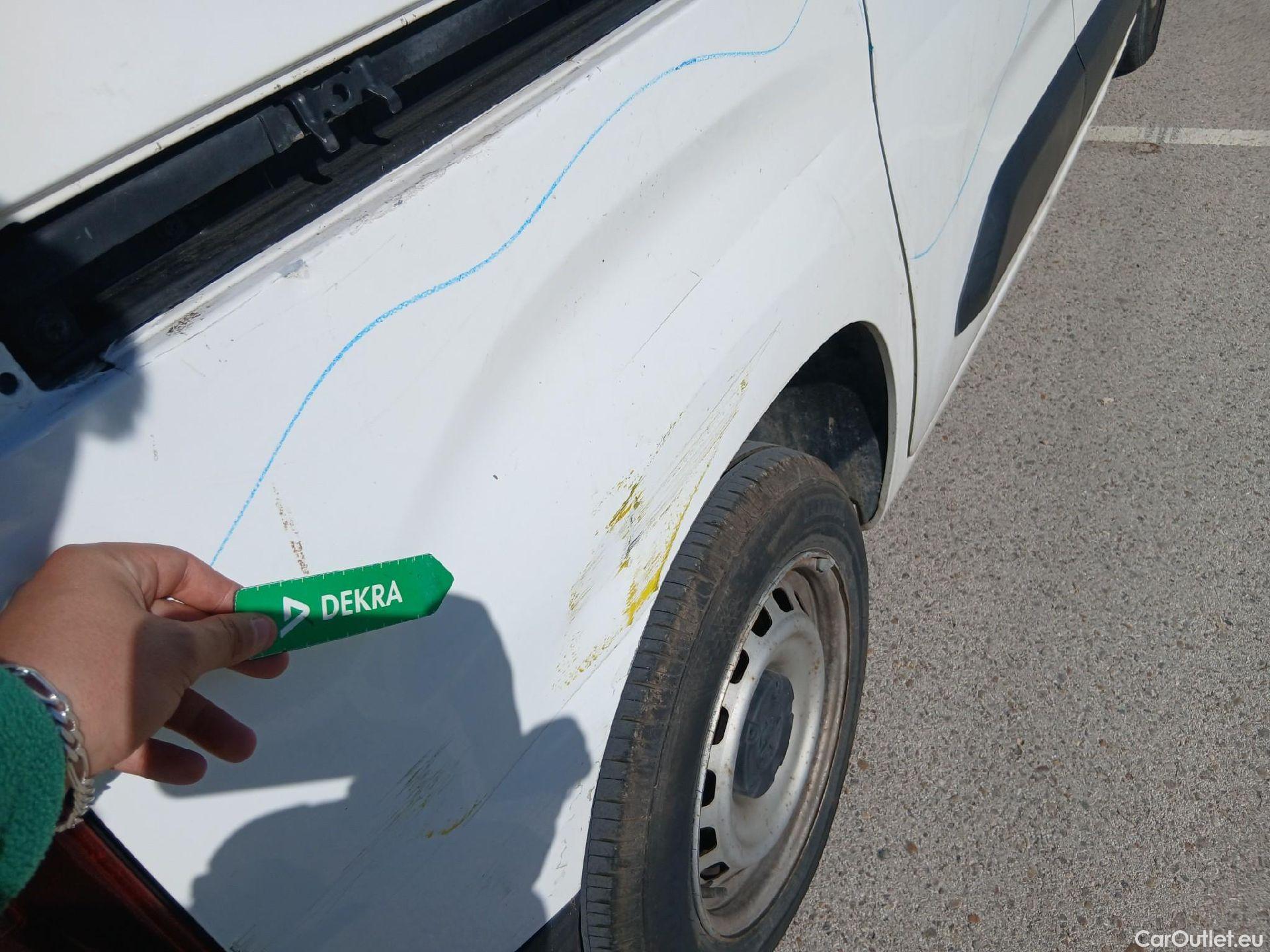  Peugeot  Partner PEUGEOT  / 2018 / 3P / furgón derivado de turismo Pro Standard 600kg BlueHDi 55kW #31