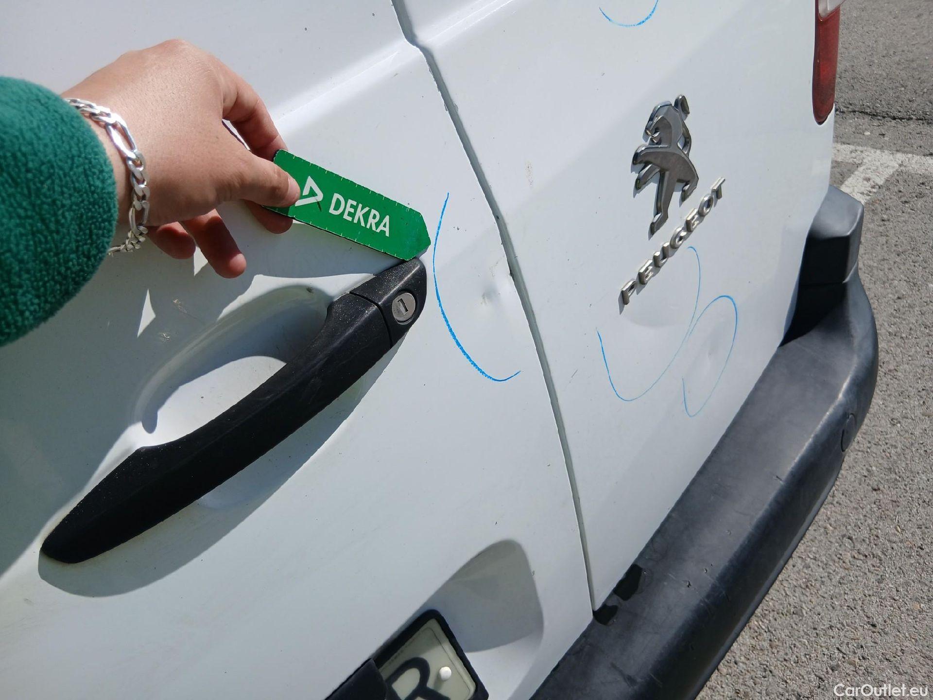  Peugeot  Partner PEUGEOT  / 2018 / 3P / furgón derivado de turismo Pro Standard 600kg BlueHDi 55kW #25