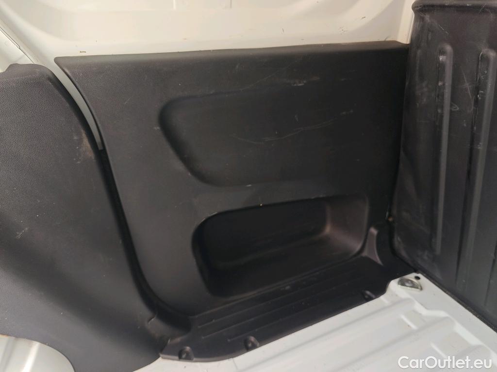  Opel  Combo OPEL  / 2018 / 3P / furgón derivado de turismo 1.5 TD 75kW (100CV) Express L H1 650kg (AC) #71