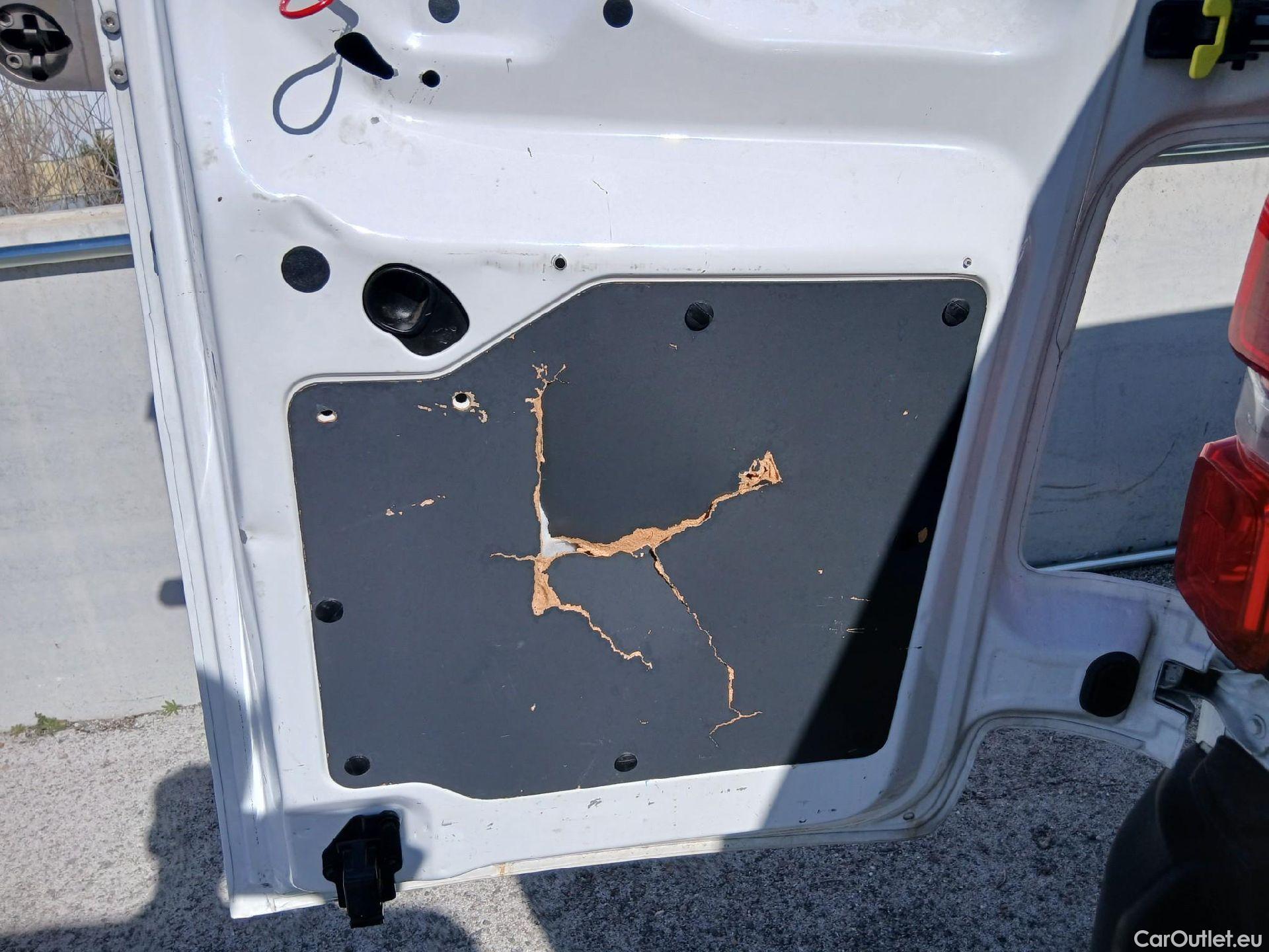  Peugeot  Expert PEUGEOT  / 2016 / 4P / furgón Furgón Premium 2.0 BlueHDi 120 Standard #2