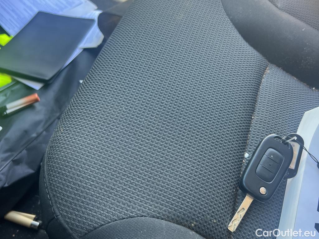  Renault  Trafic RENAULT  / 2021 / 4P / furgón Furgón L2H1 Blue dCi 96 Kw (130 CV) CUA #2