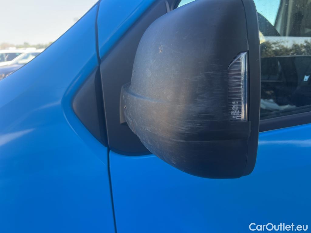  Renault  Trafic RENAULT  / 2021 / 4P / furgón Furgón L2H1 Blue dCi 96 Kw (130 CV) CUA #29