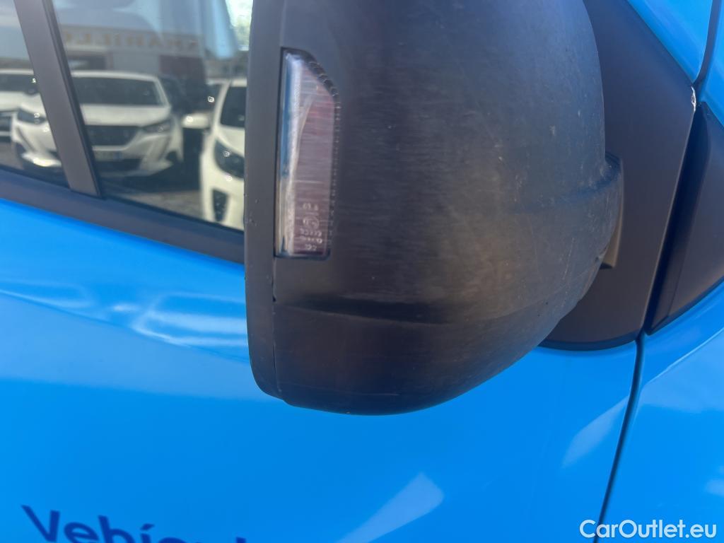  Renault  Trafic RENAULT  / 2021 / 4P / furgón Furgón L2H1 Blue dCi 96 Kw (130 CV) CUA #31