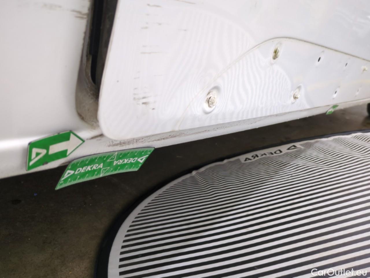  Peugeot  Expert PEUGEOT  VU 4p Fourgon 2.0 BlueHDi 120 S&S Standard Premium P. #26