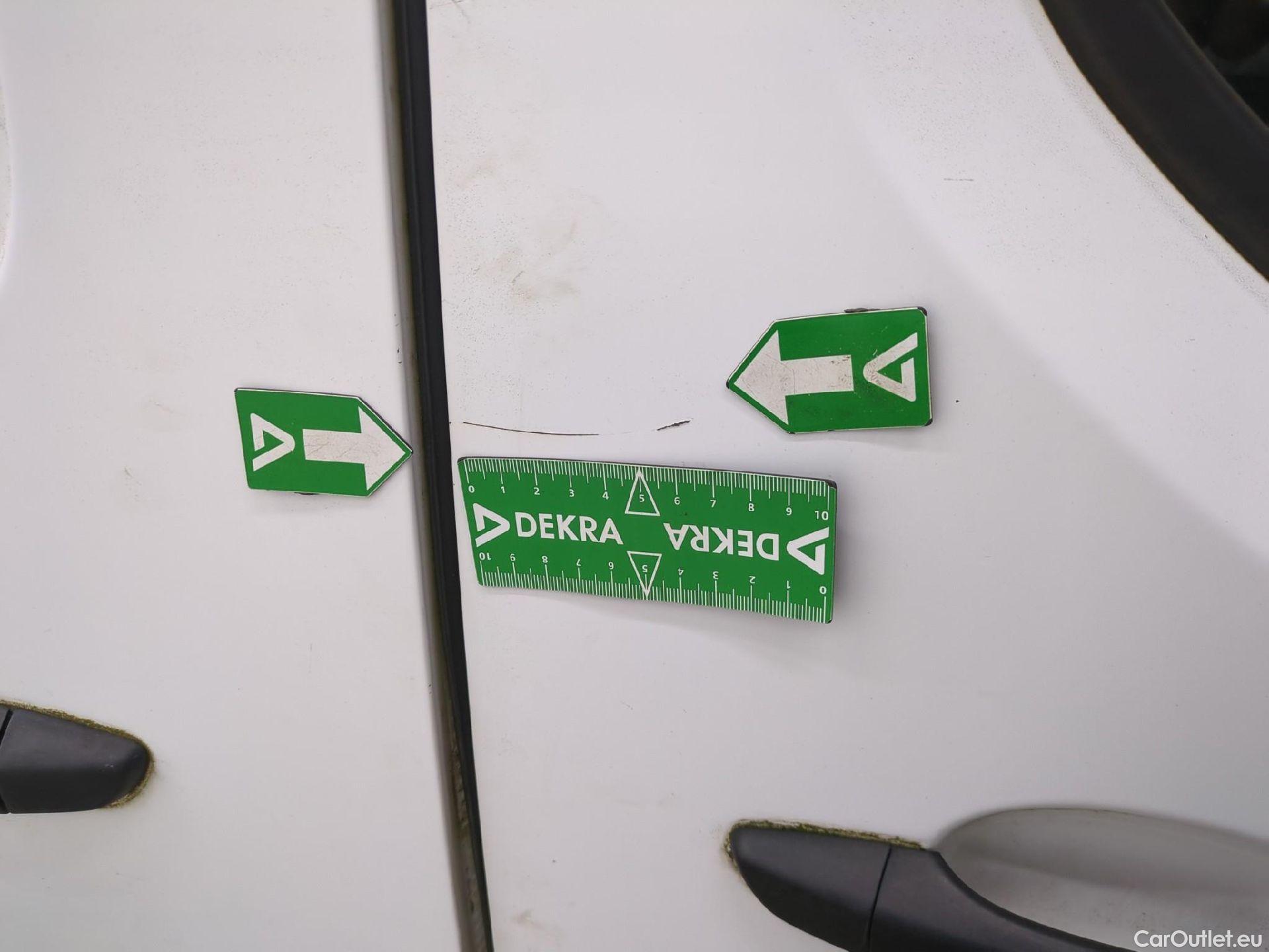  Peugeot  Expert PEUGEOT  VU 4p Fourgon 2.0 BlueHDi 120 S&S Standard Premium P. #37