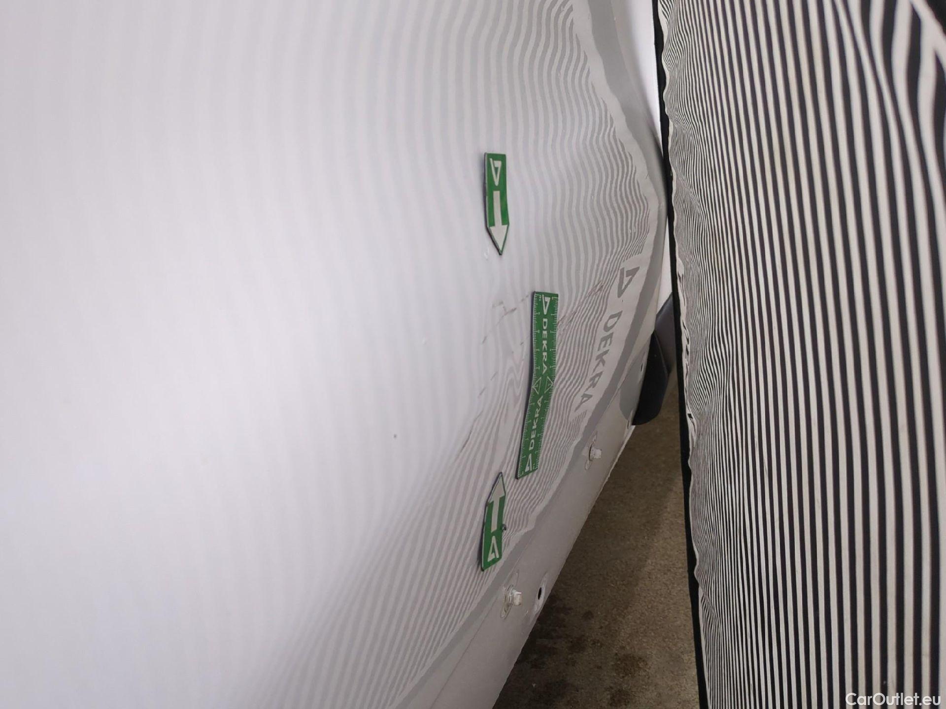  Peugeot  Expert PEUGEOT  VU 4p Fourgon 2.0 BlueHDi 120 S&S Standard Premium P. #23