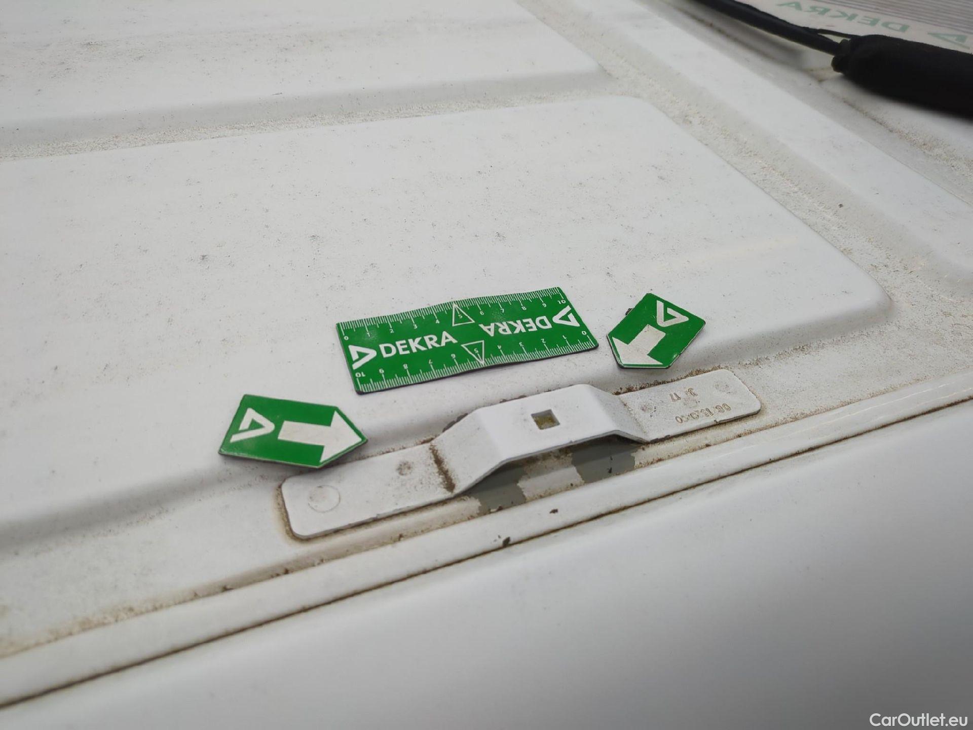  Peugeot  Expert PEUGEOT  VU 4p Fourgon 2.0 BlueHDi 120 S&S Standard Premium P. #41