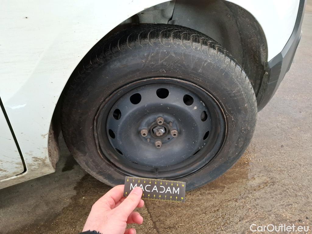  Fiat  Fiorino FIAT  / 2016 / 4P / Fourgonnette 1.3 Multijet 95 Pro Lounge #23