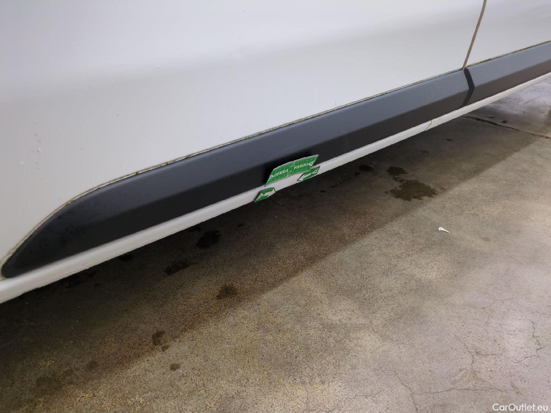  Peugeot  Expert PEUGEOT  VU 4p Fourgon 2.0 BlueHDi 120 S&S Standard Premium P. #45