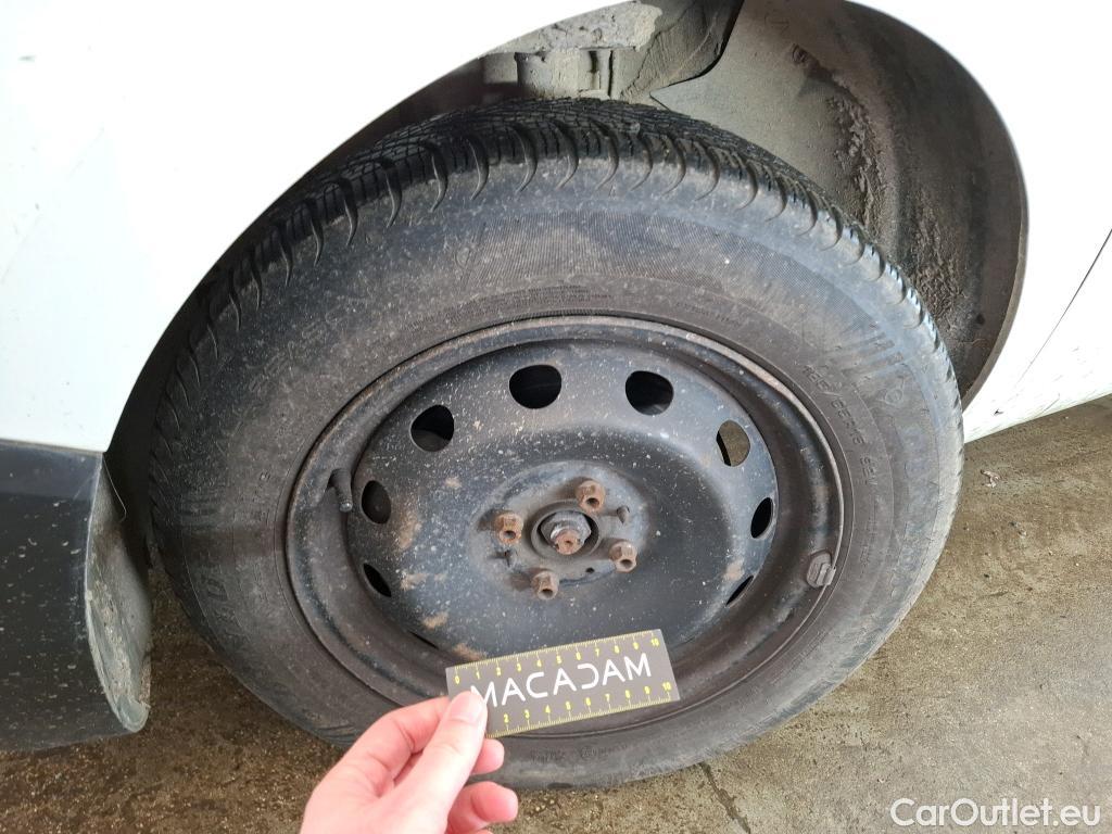  Fiat  Fiorino FIAT  / 2016 / 4P / Fourgonnette 1.3 Multijet 95 Pro Lounge #24