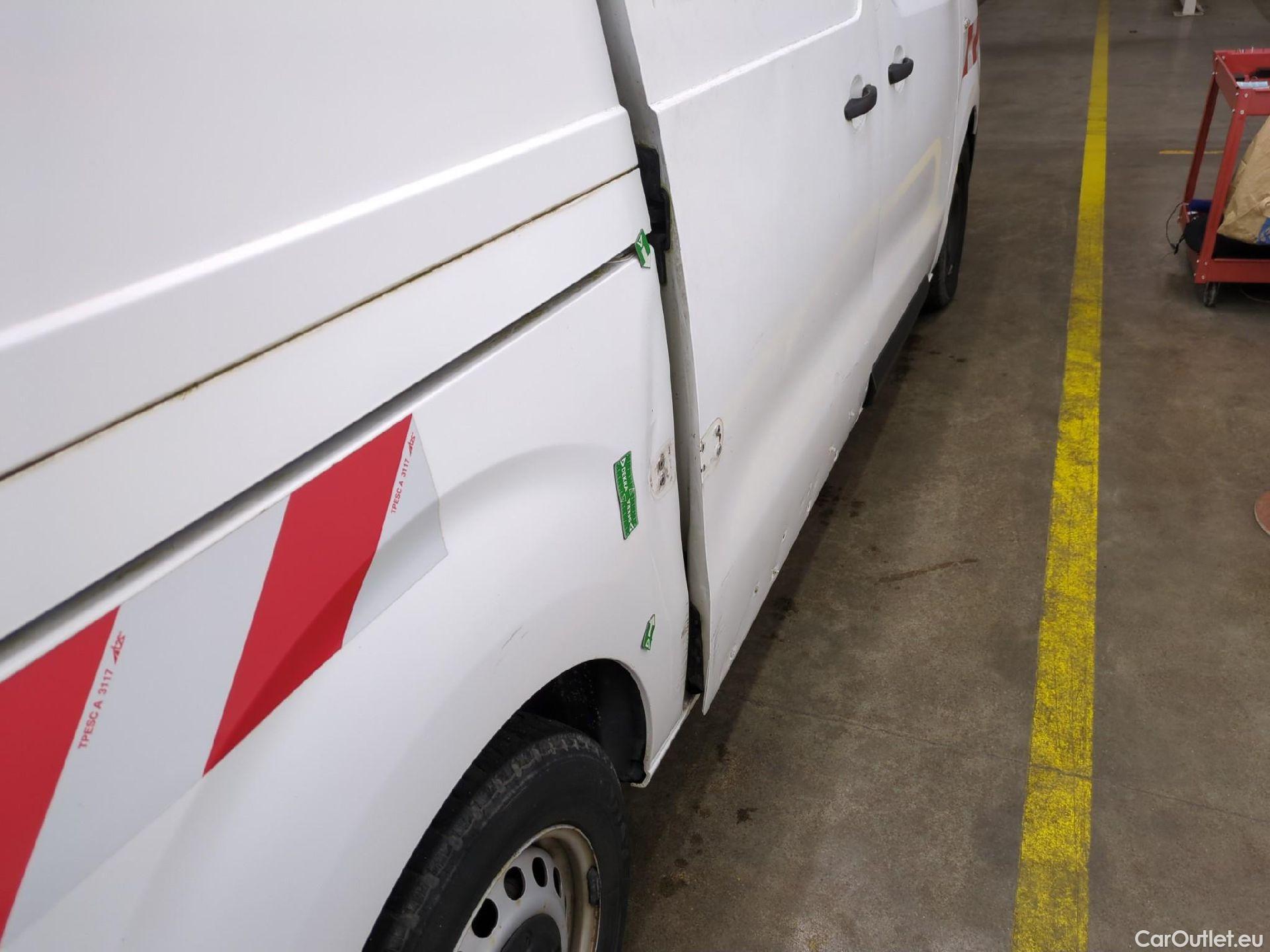  Peugeot  Expert PEUGEOT  VU 4p Fourgon 2.0 BlueHDi 120 S&S Standard Premium P. #16