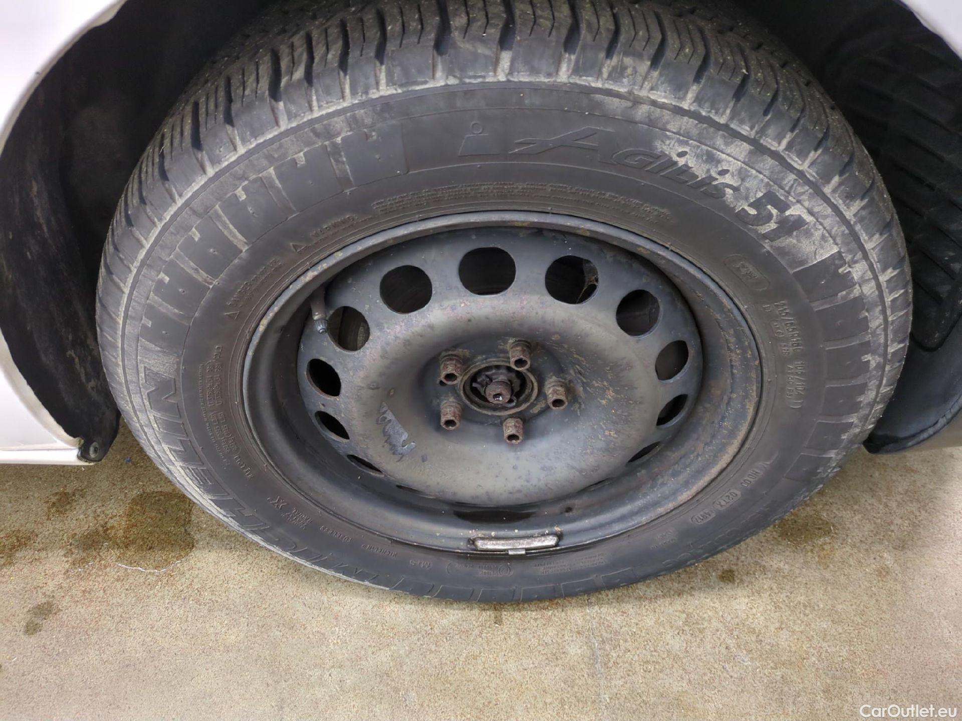  Peugeot  Expert PEUGEOT  VU 4p Fourgon 2.0 BlueHDi 120 S&S Standard Premium P. #15